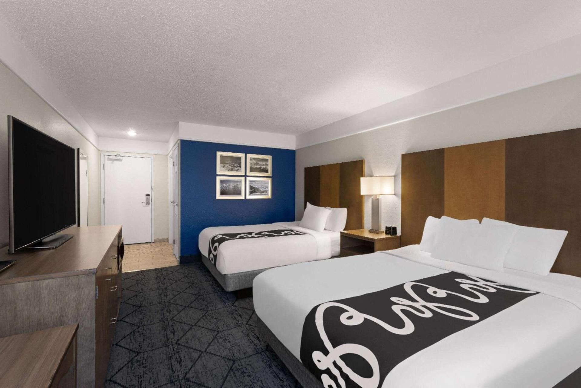 La Quinta Inn and Suites by Wyndham at WaTiki Waterpark photo 40