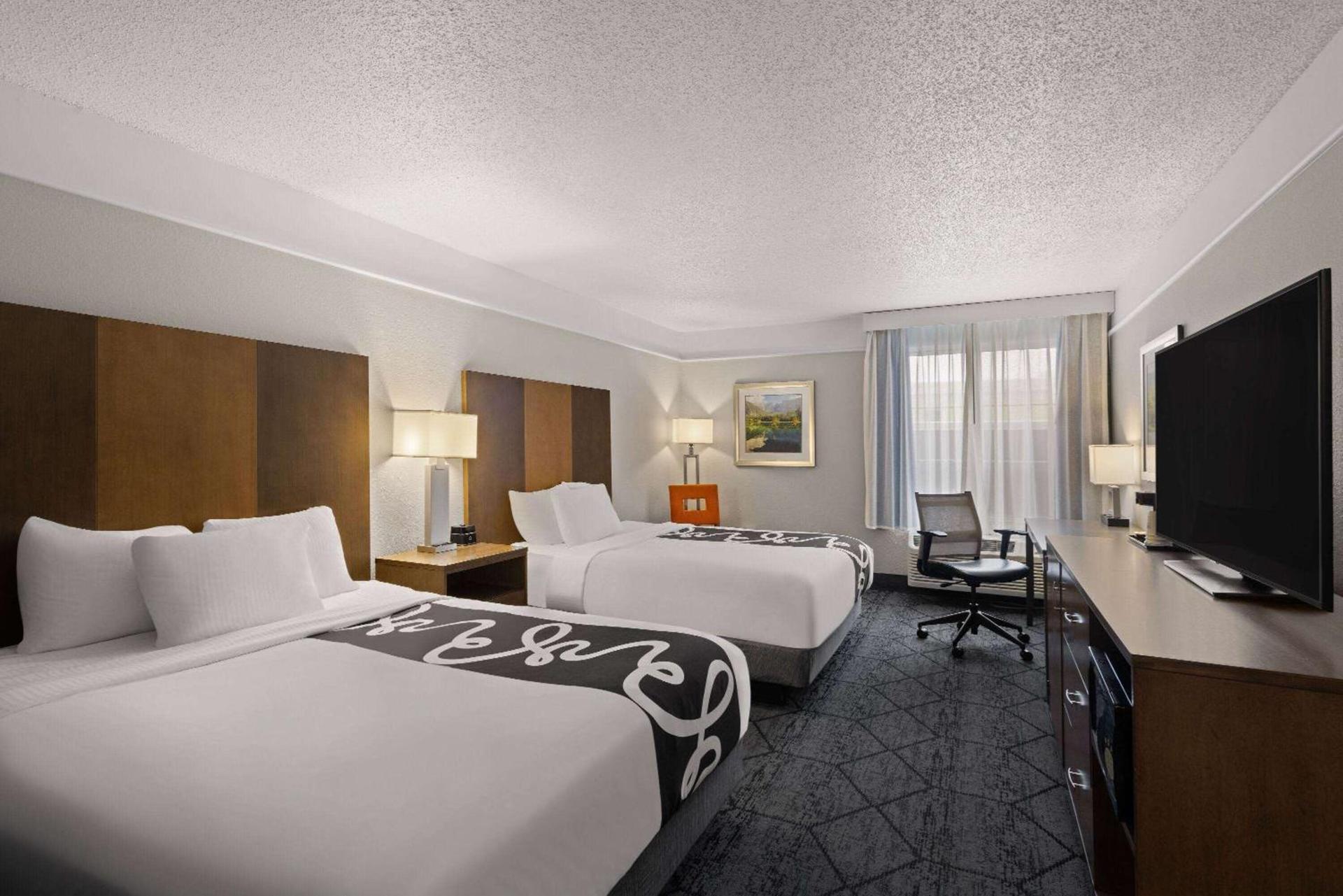 La Quinta Inn and Suites by Wyndham at WaTiki Waterpark photo 41
