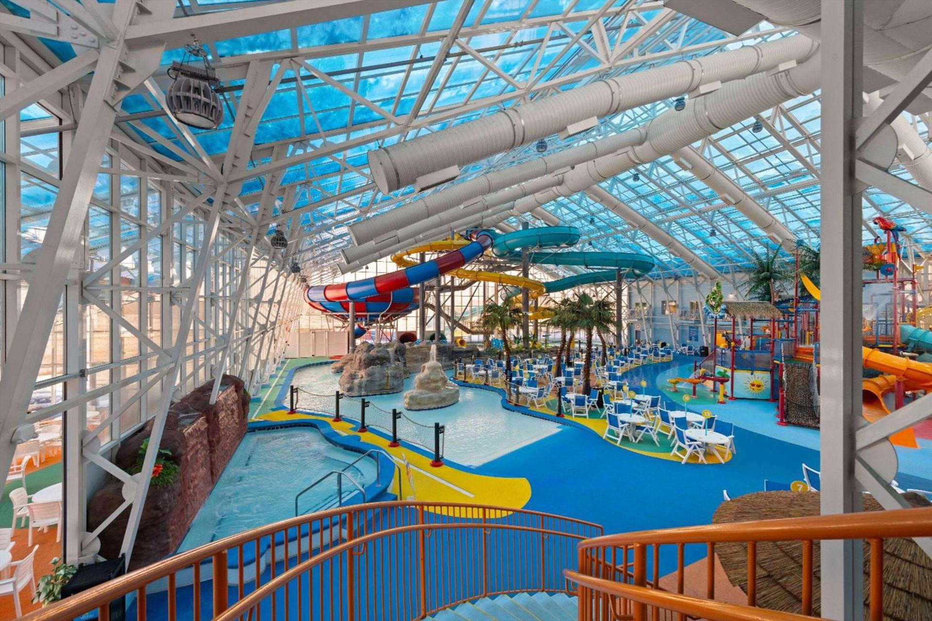 La Quinta Inn and Suites by Wyndham at WaTiki Waterpark photo 45