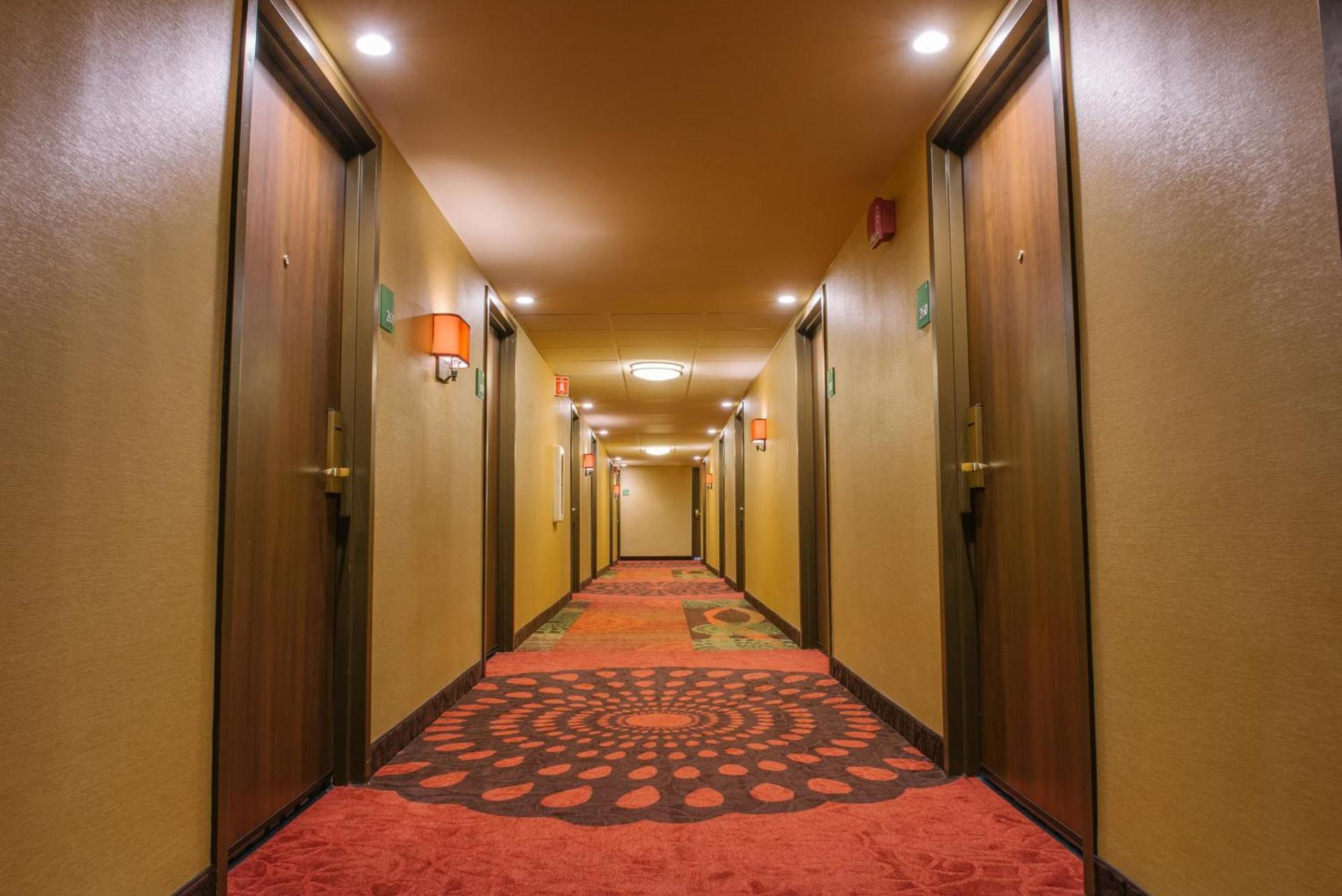 Hotel MTK Mount Kisco photo 17