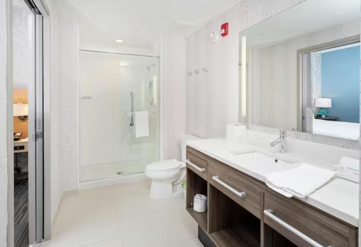 Home2 Suites By Hilton Newark Airport photo 17