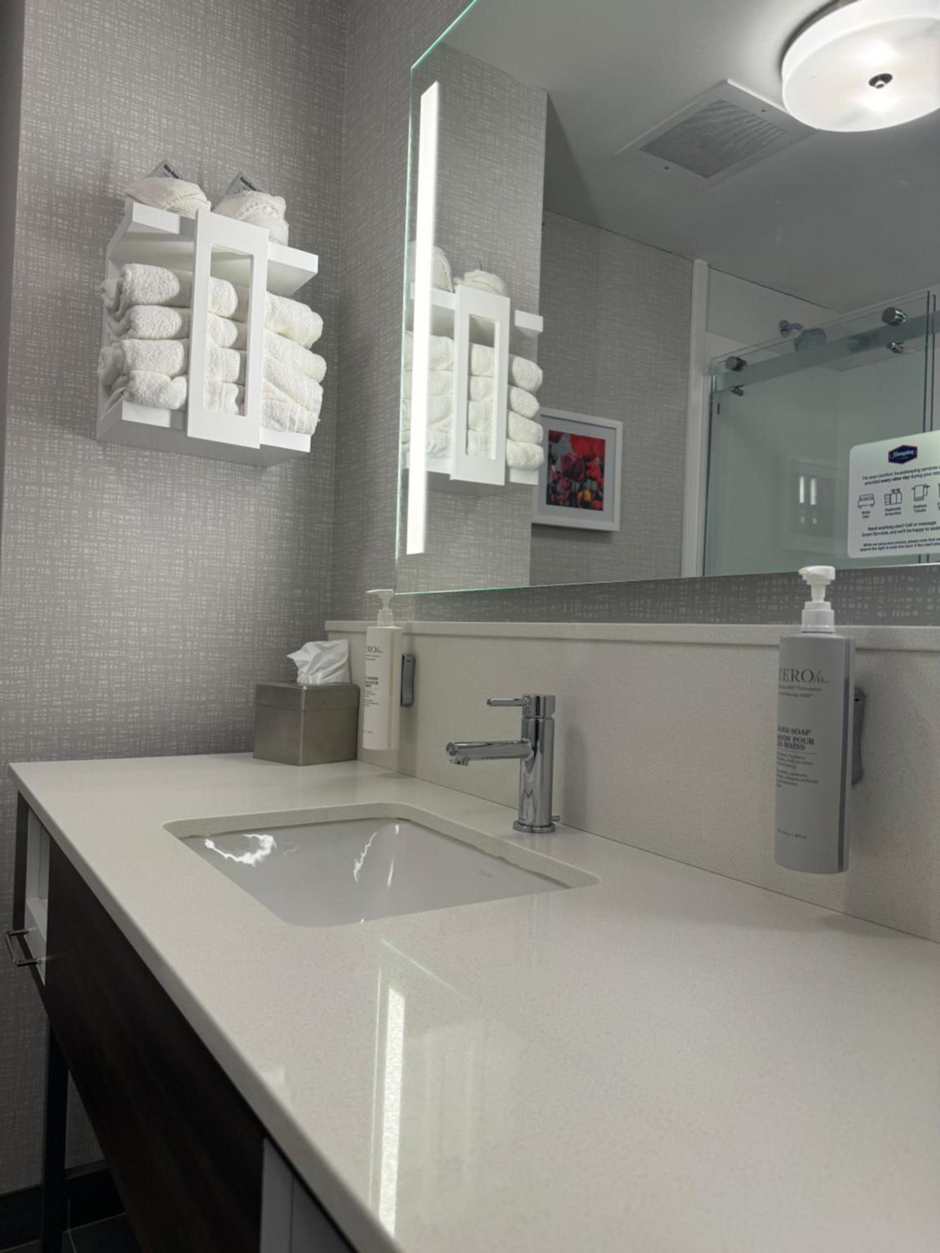Hampton Inn South Heritage Park photo 40
