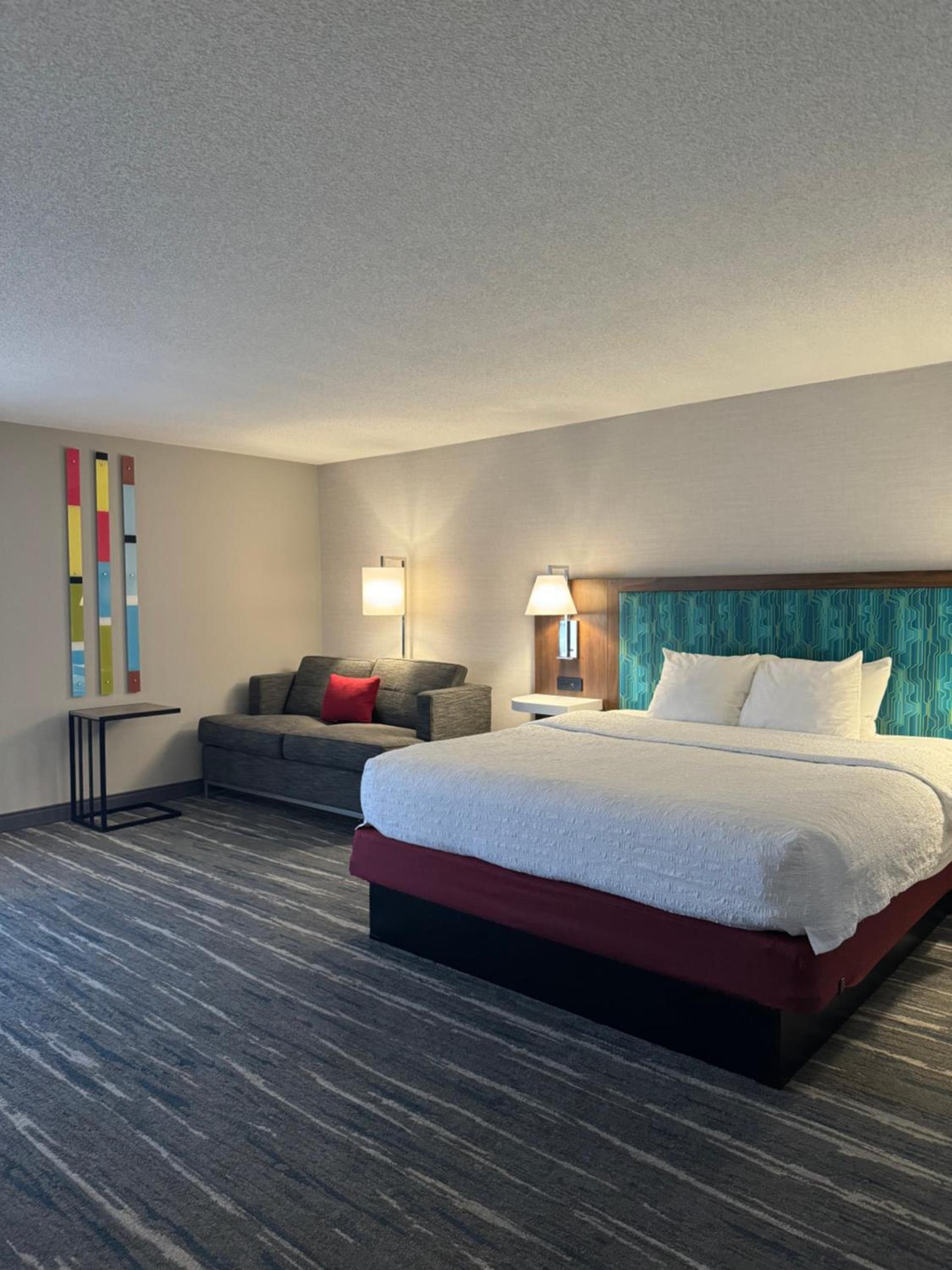 Hampton Inn South Heritage Park photo 42