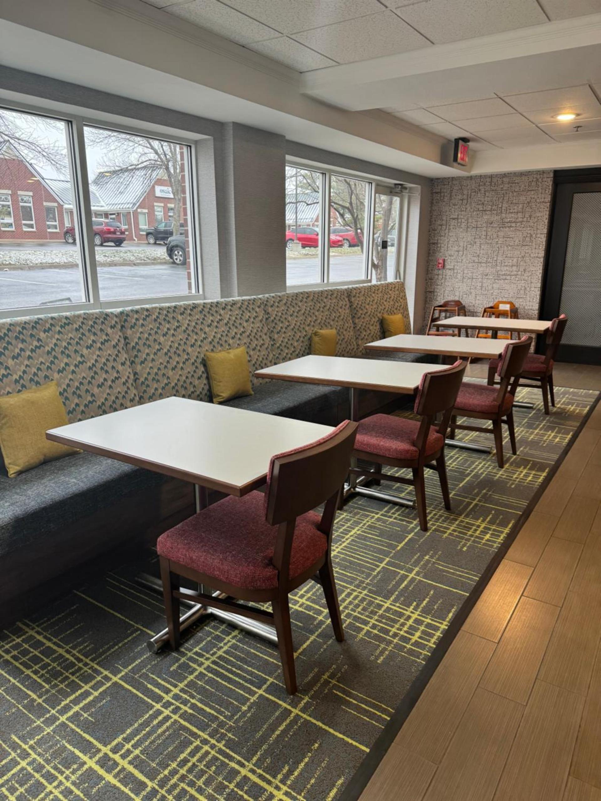 Hampton Inn South Heritage Park photo 47
