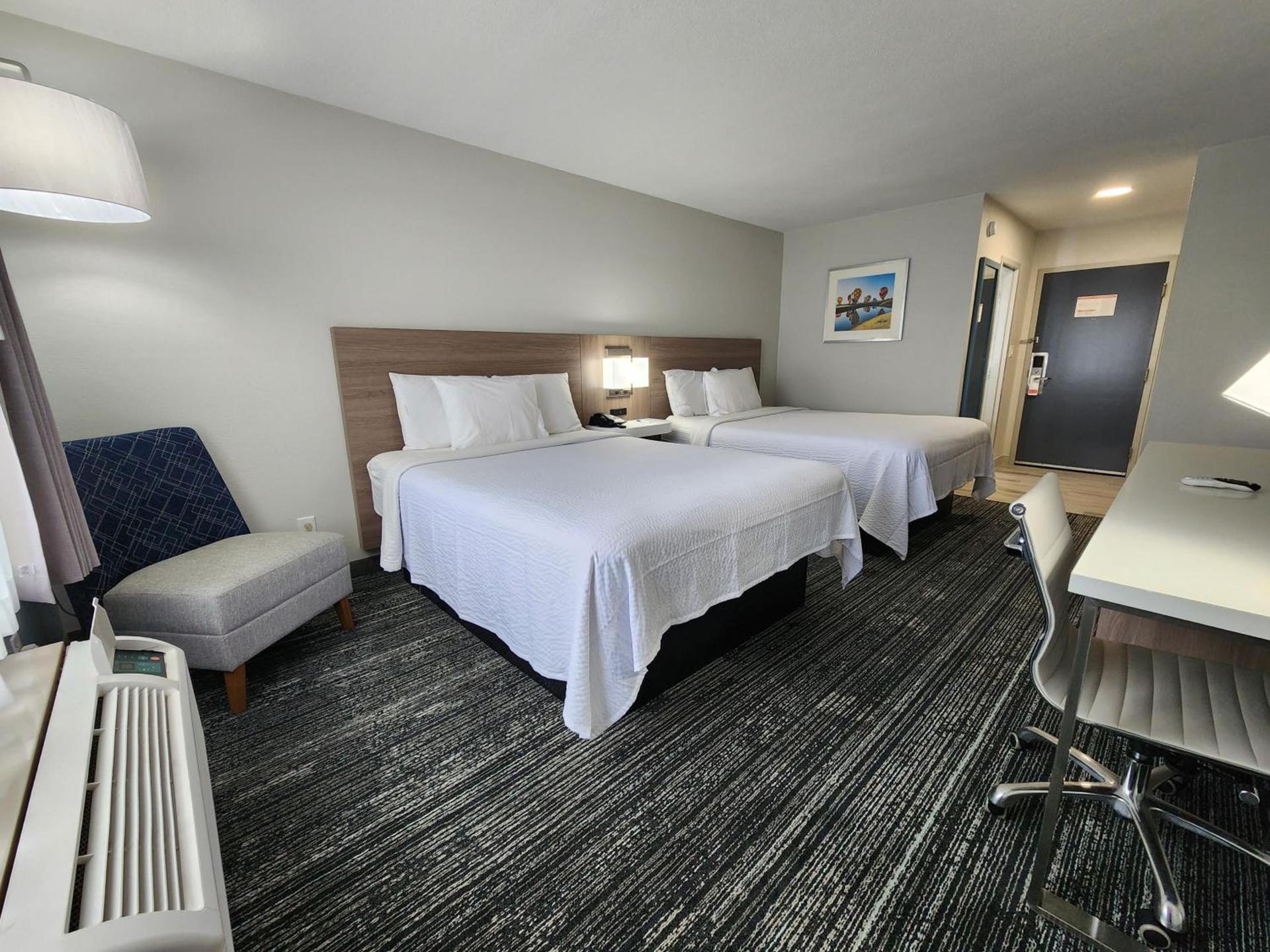 Americas Best Value Inn & Suites-Foley - Fully Renovated photo 3