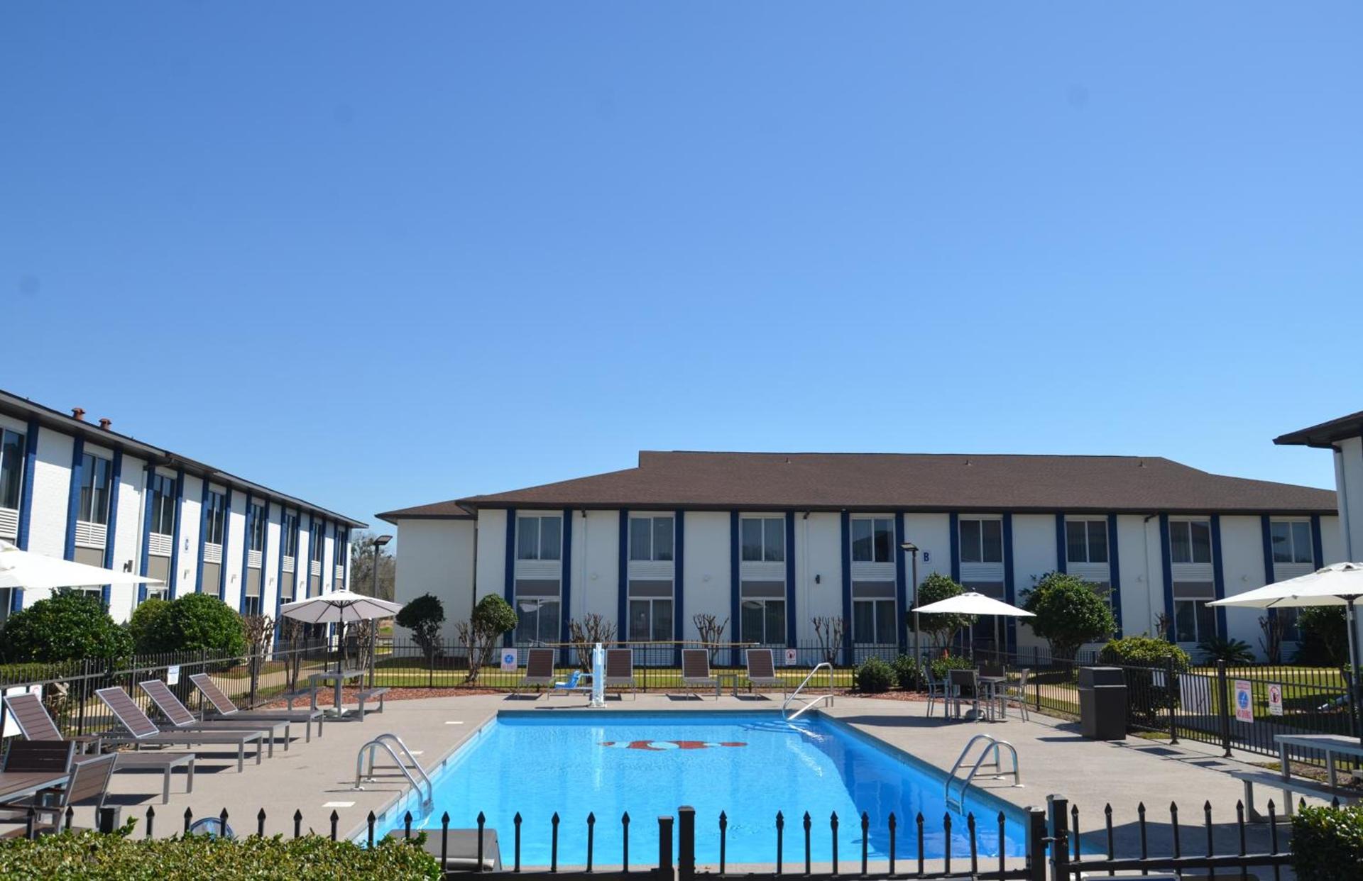 Americas Best Value Inn & Suites-Foley - Fully Renovated photo 34