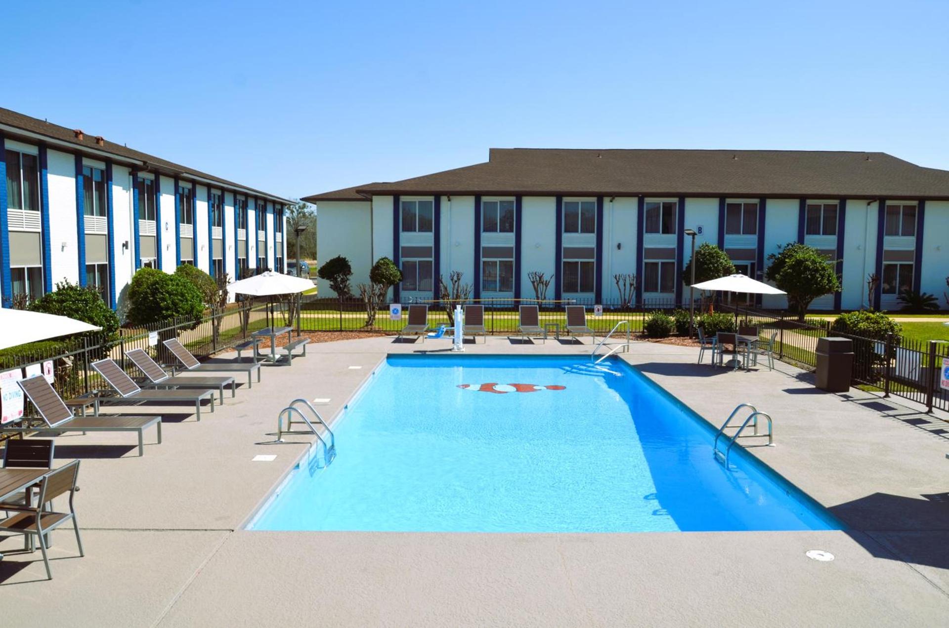 Americas Best Value Inn & Suites-Foley - Fully Renovated photo 23
