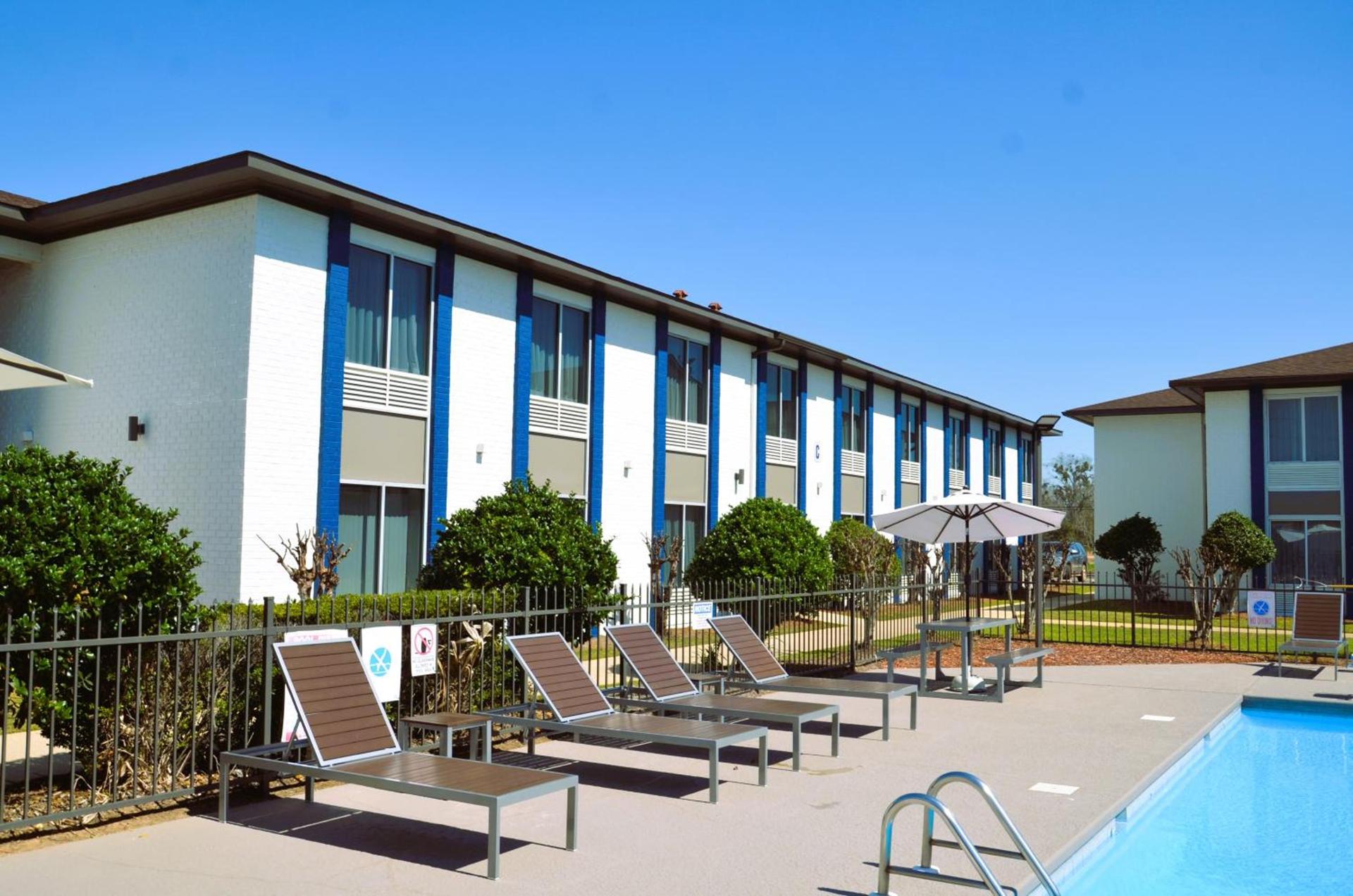 Americas Best Value Inn & Suites-Foley - Fully Renovated photo 27
