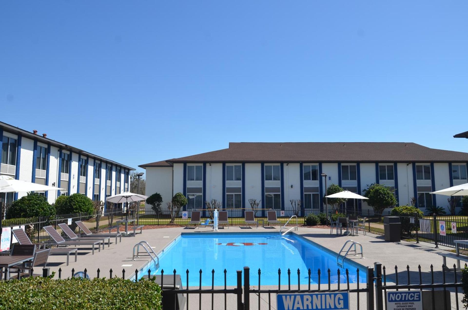 Americas Best Value Inn & Suites-Foley - Fully Renovated photo 31