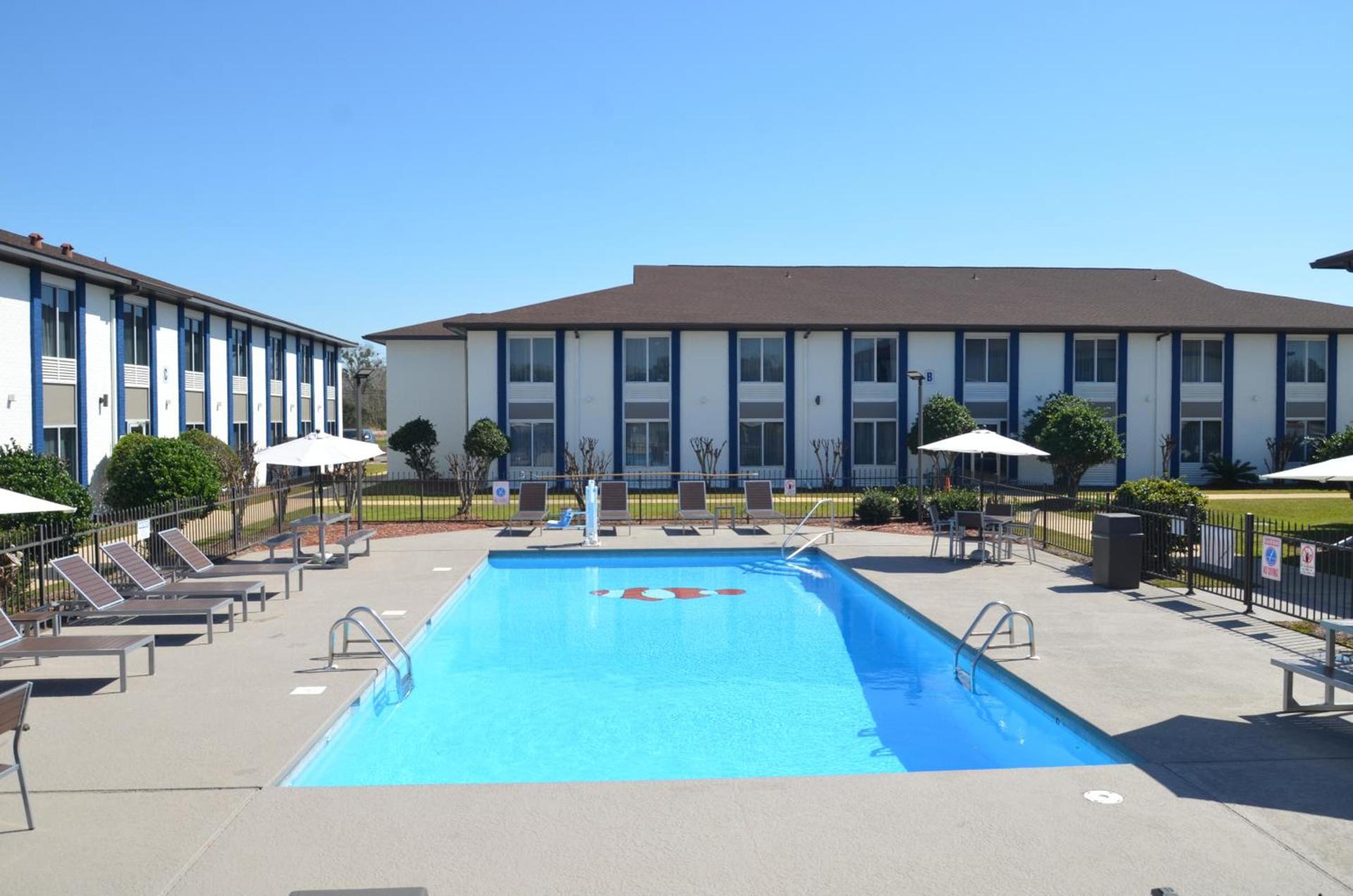 Americas Best Value Inn & Suites-Foley - Fully Renovated photo 29