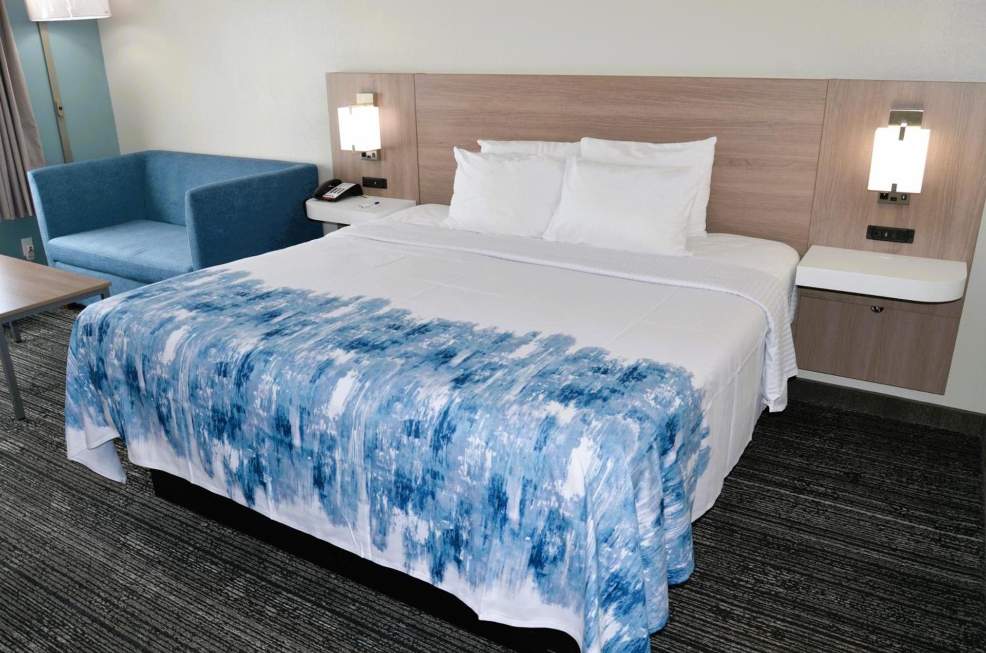 Americas Best Value Inn & Suites-Foley - Fully Renovated photo 35