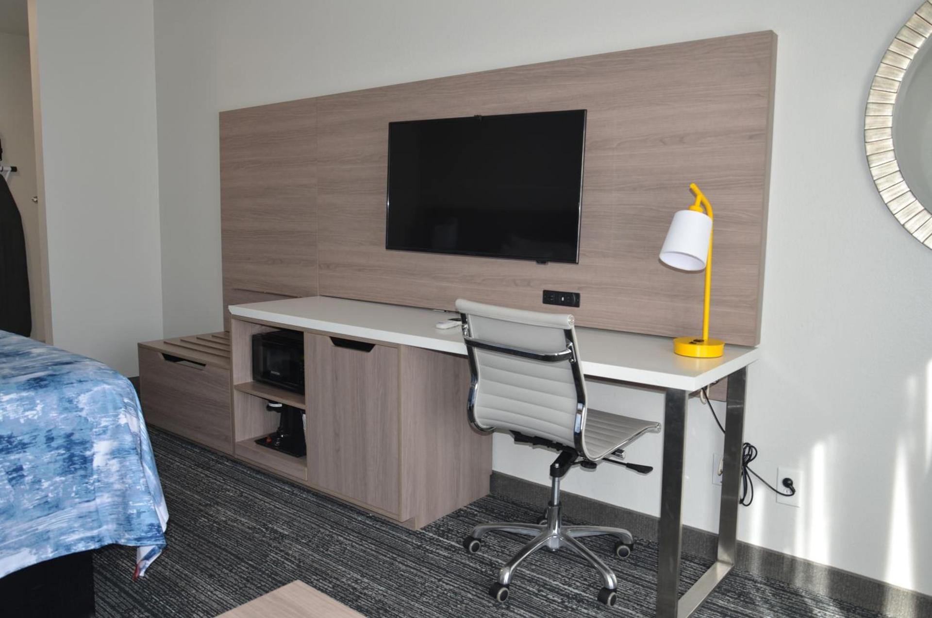 Americas Best Value Inn & Suites-Foley - Fully Renovated photo 37