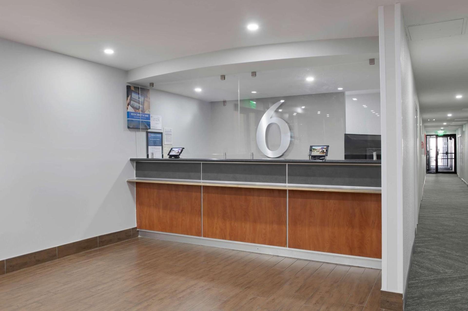 Motel 6-Atlanta, GA - Downtown photo 2