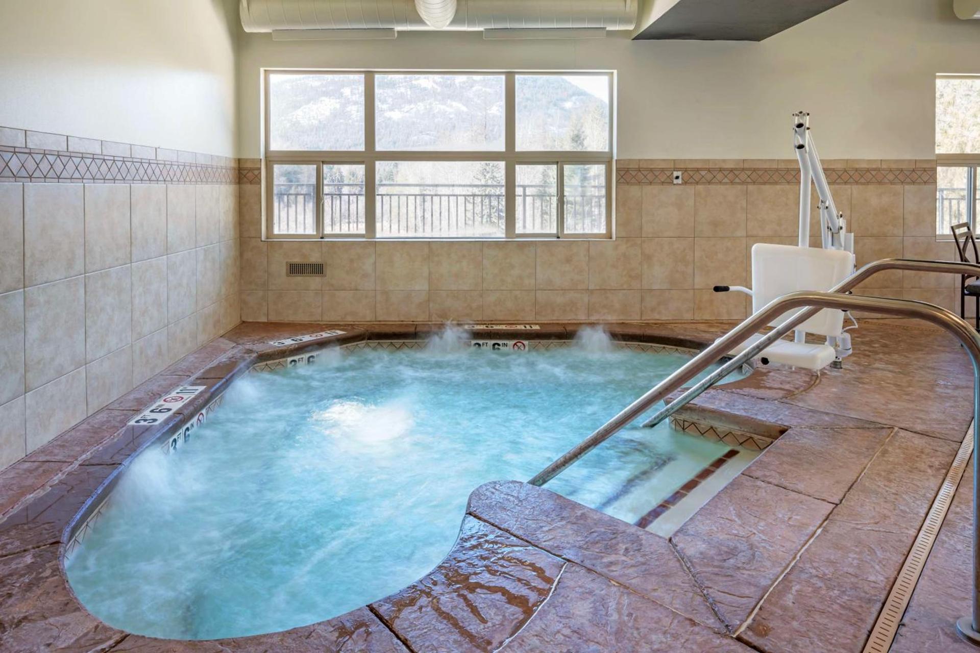 Best Western Plus Ponderay Mountain Lodge Sandpoint photo 9