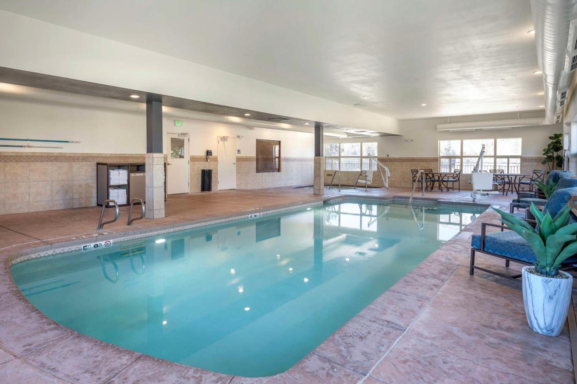 Best Western Plus Ponderay Mountain Lodge Sandpoint photo 39