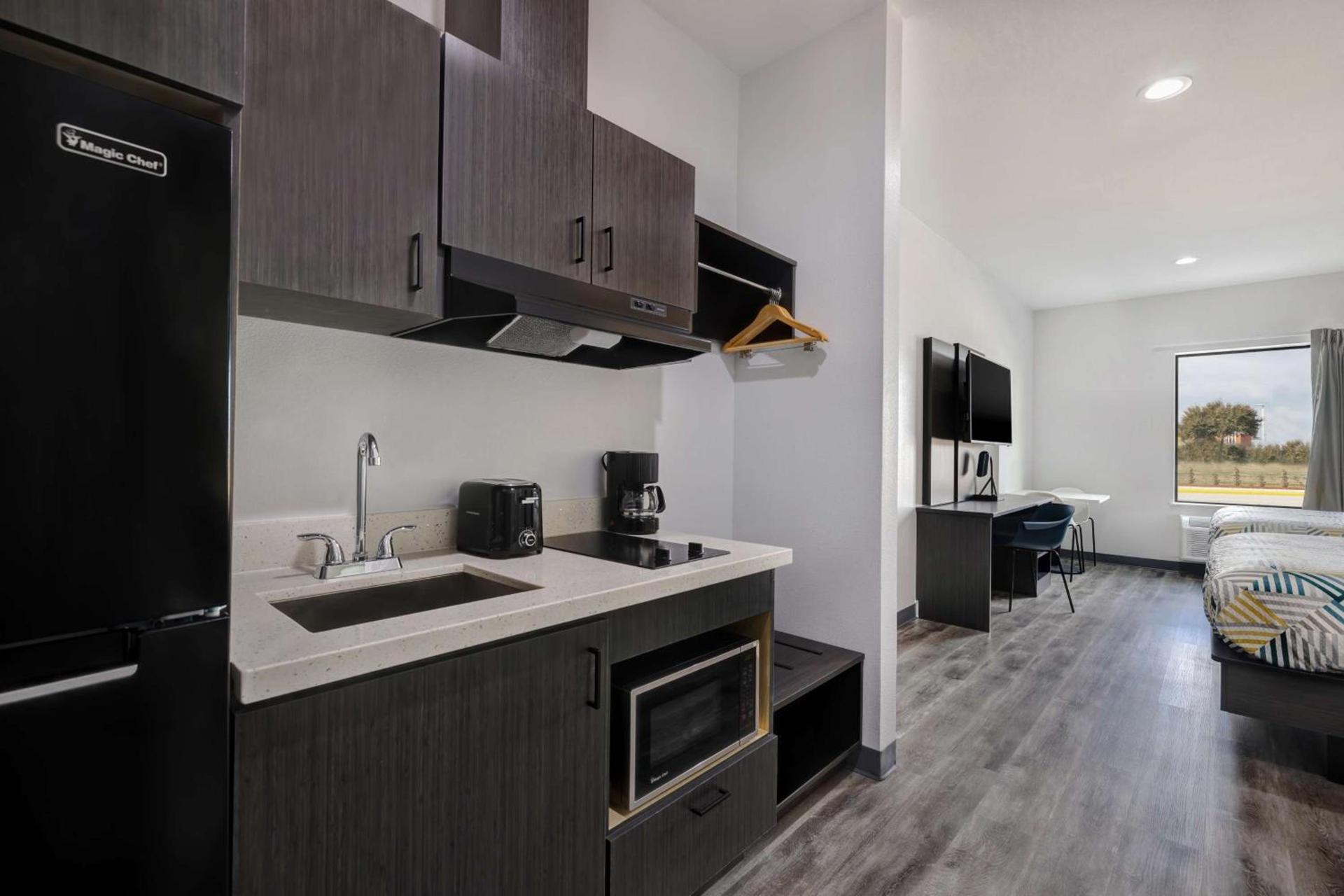Studio 6 Katy, TX Energy Corridor photo 16