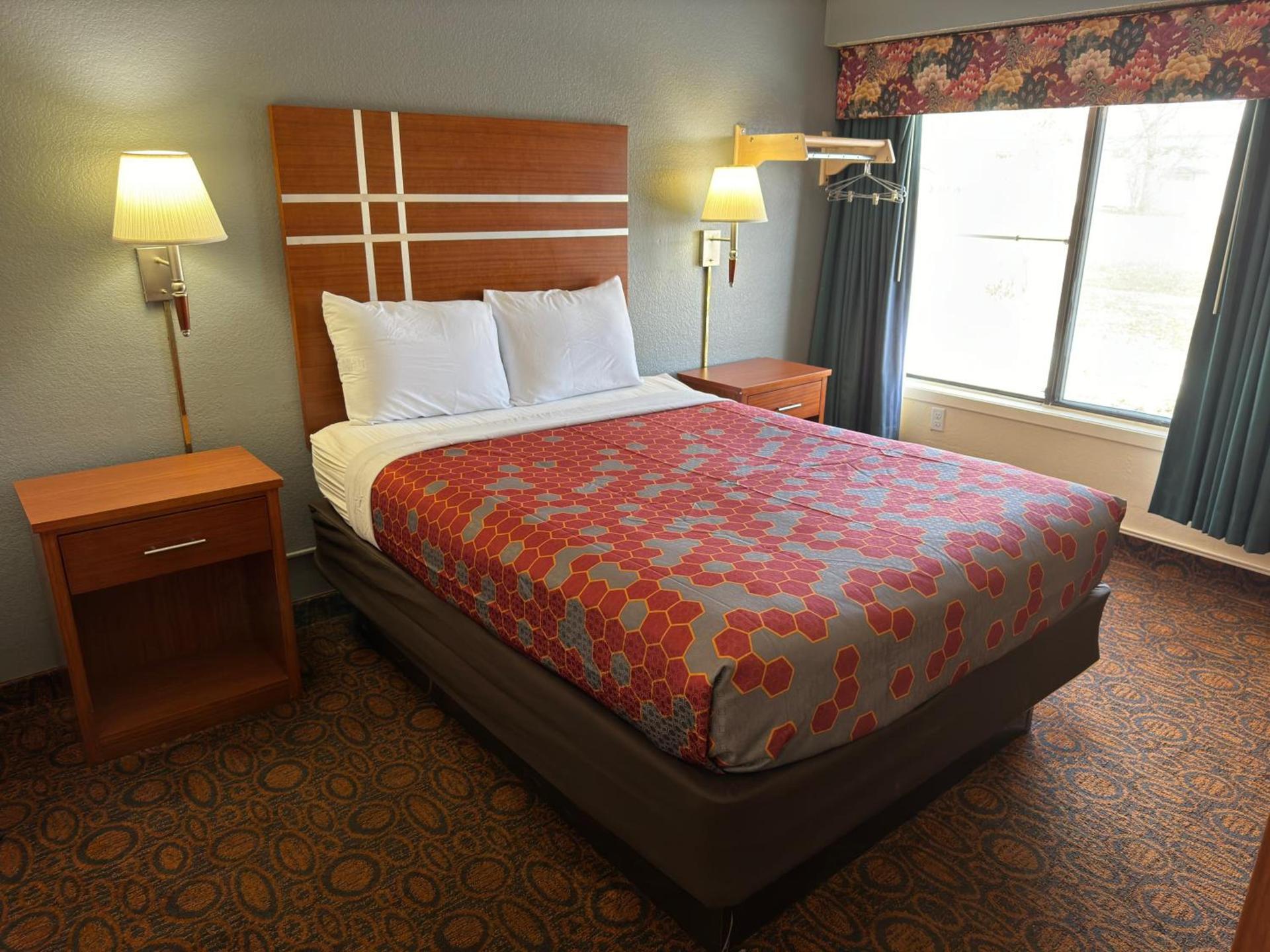 Econo Lodge Waite Park - St Cloud photo 25