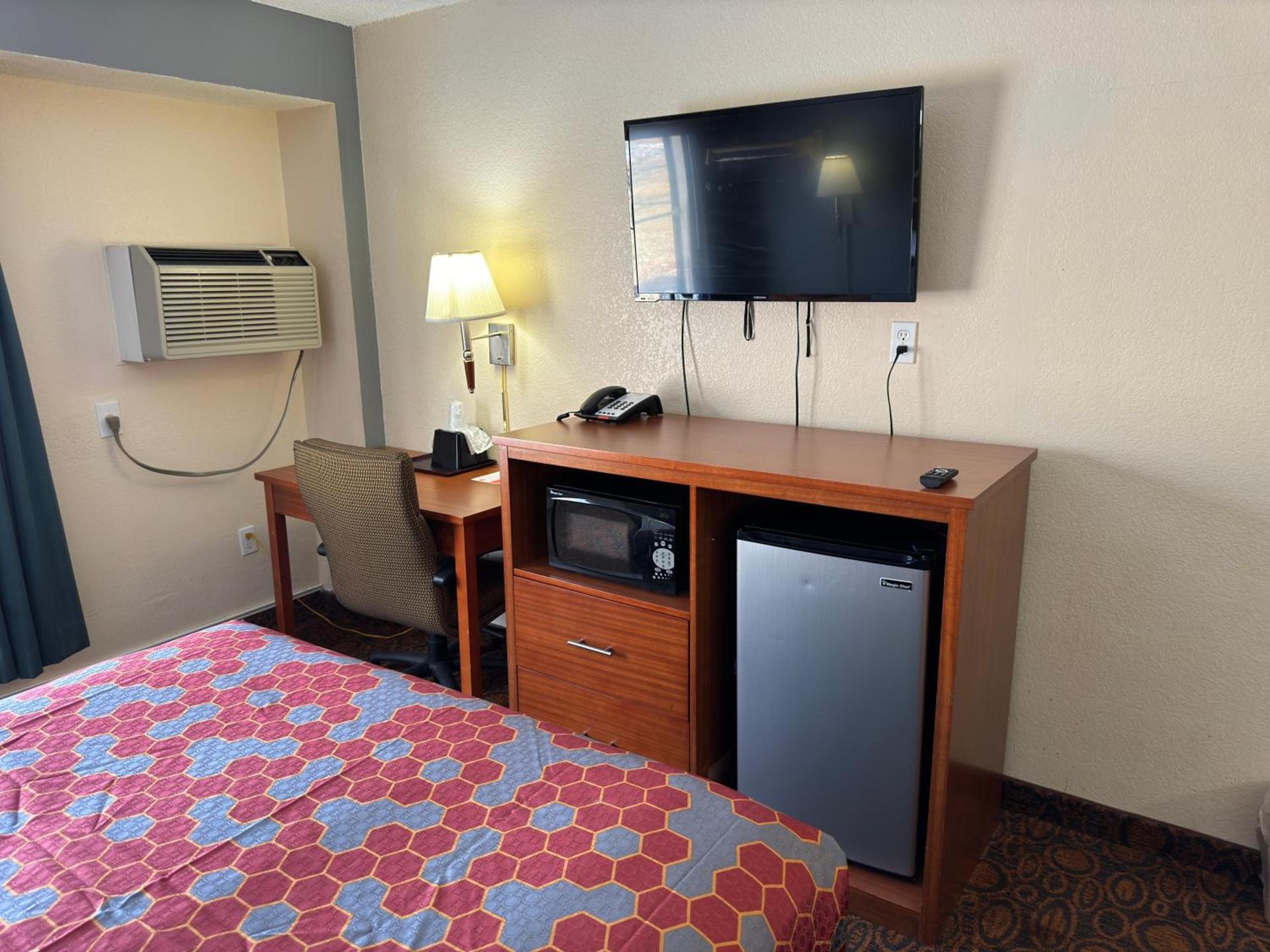Econo Lodge Waite Park - St Cloud photo 26