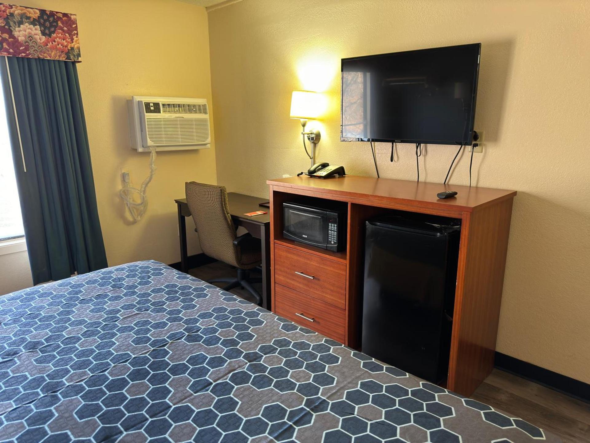 Econo Lodge Waite Park - St Cloud photo 32