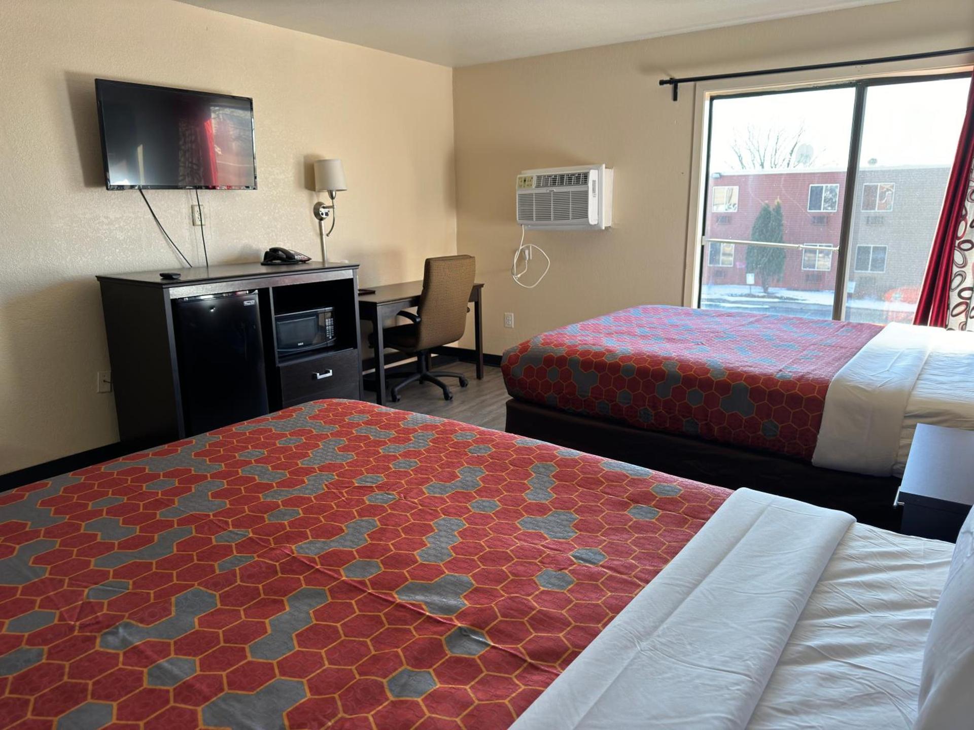 Econo Lodge Waite Park - St Cloud photo 41