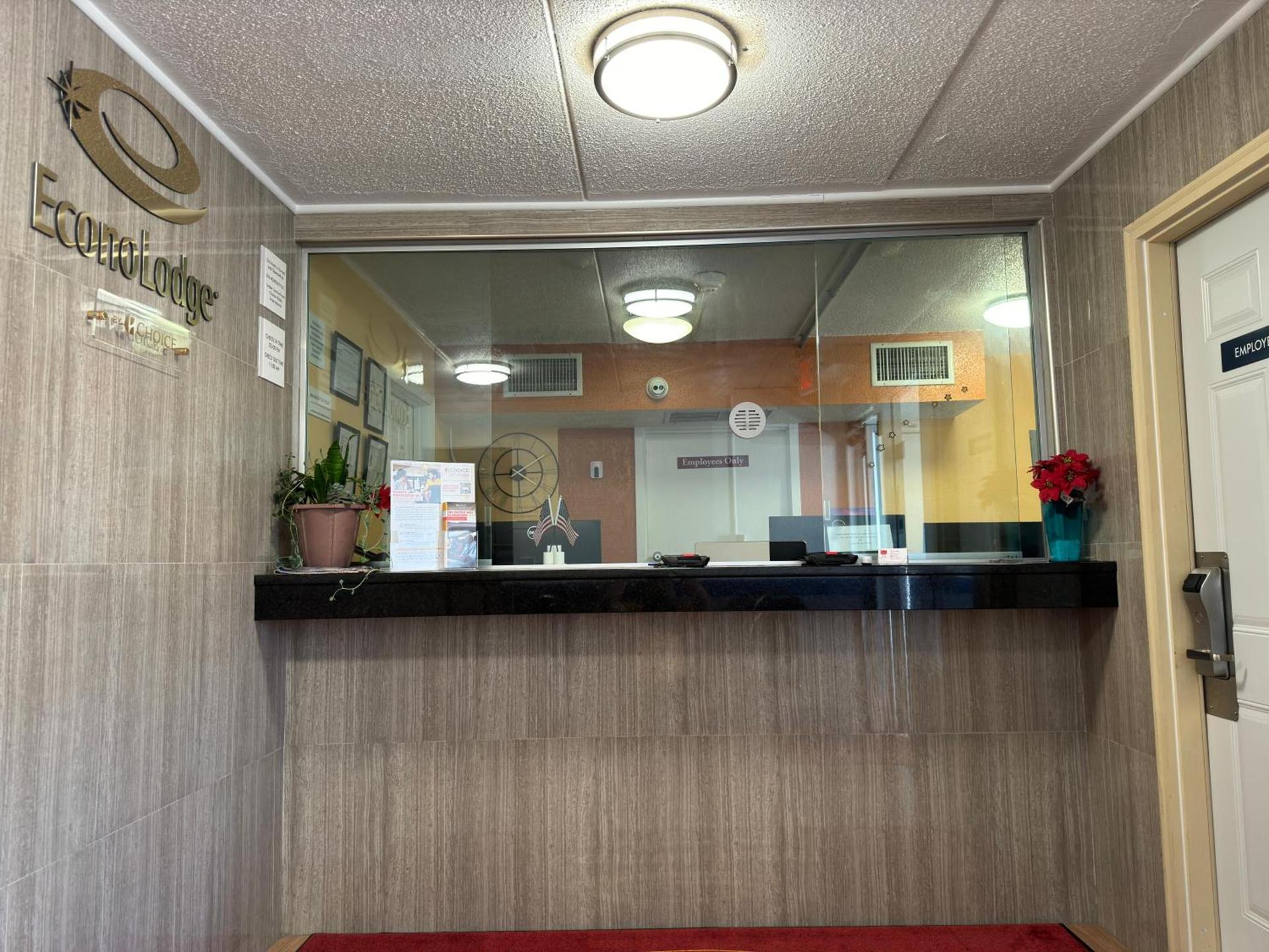 Econo Lodge Waite Park - St Cloud photo 44