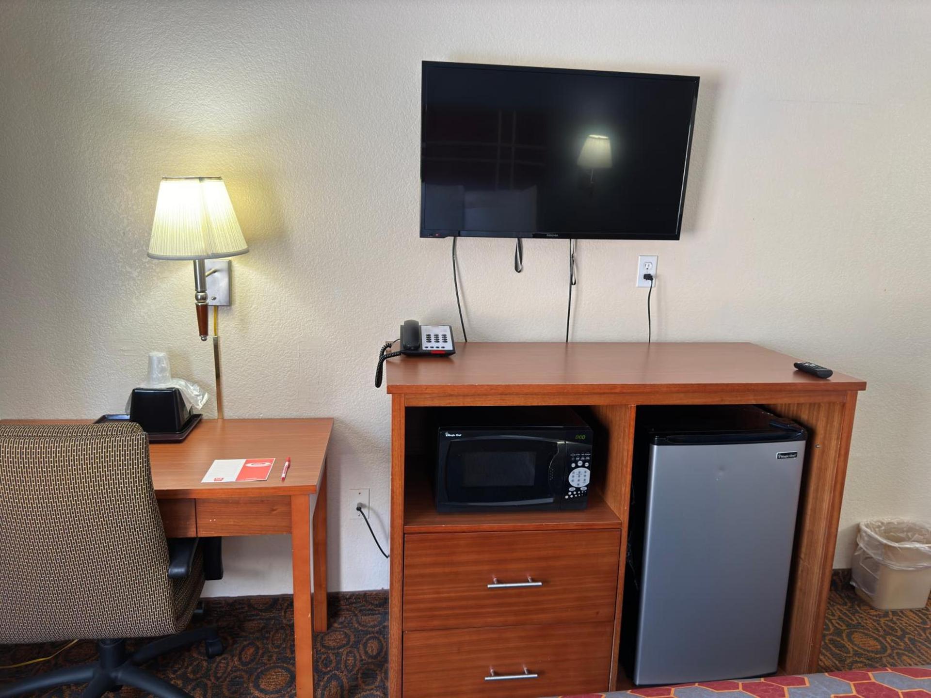 Econo Lodge Waite Park - St Cloud photo 47