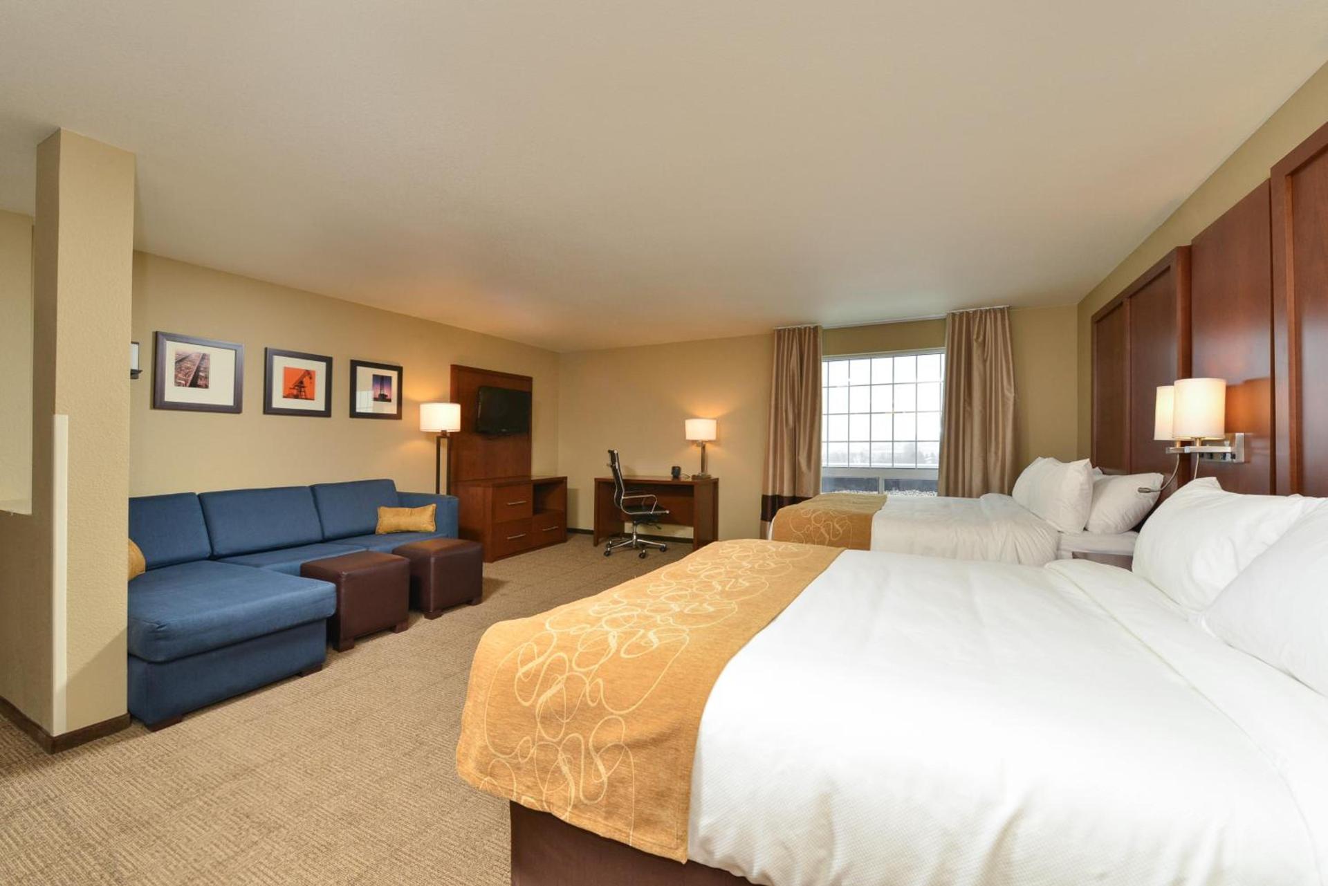 Comfort Suites Minot South photo 26