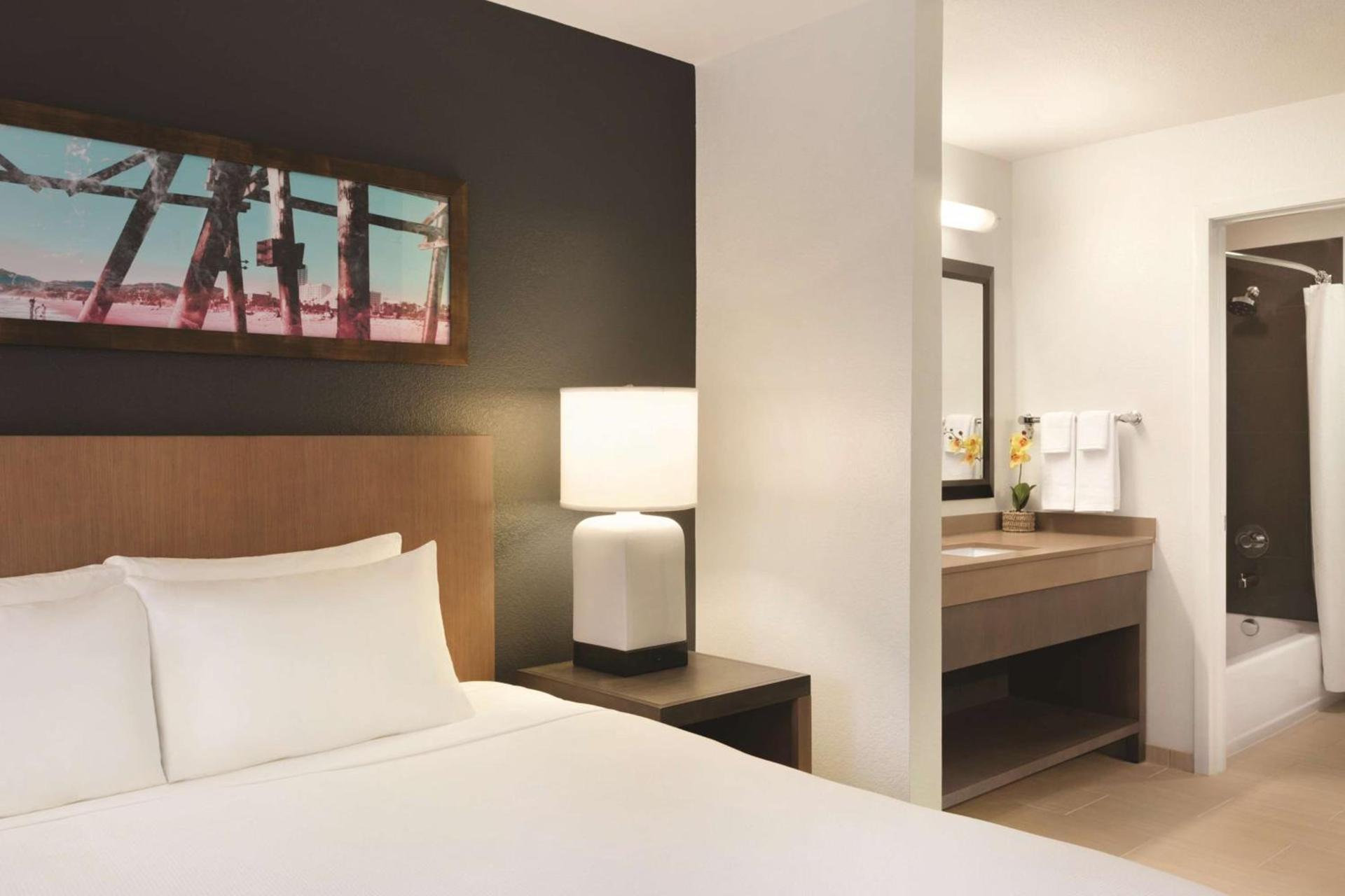 Hyatt Place Atlanta Airport North photo 13