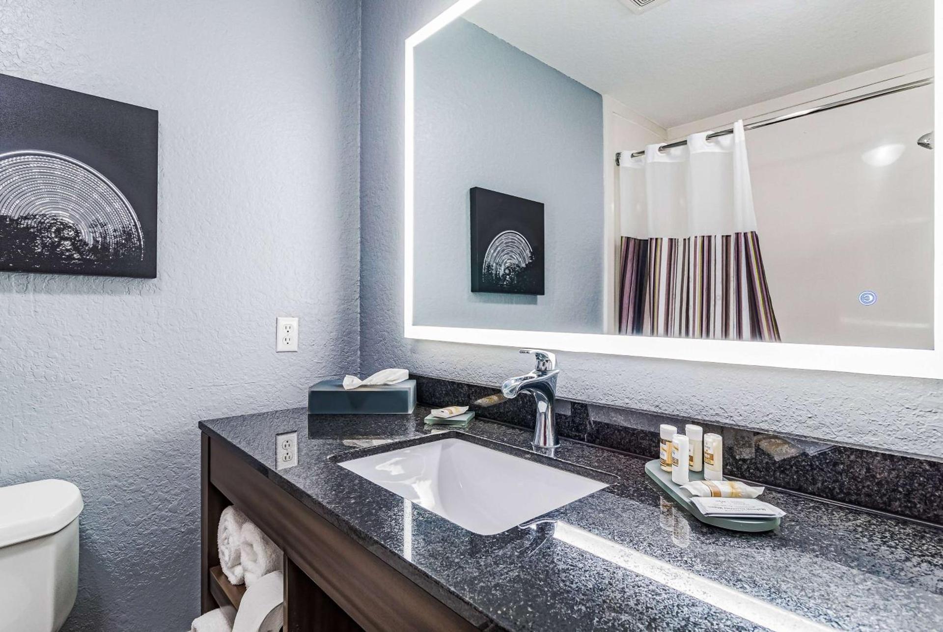 La Quinta by Wyndham Tomball photo 17