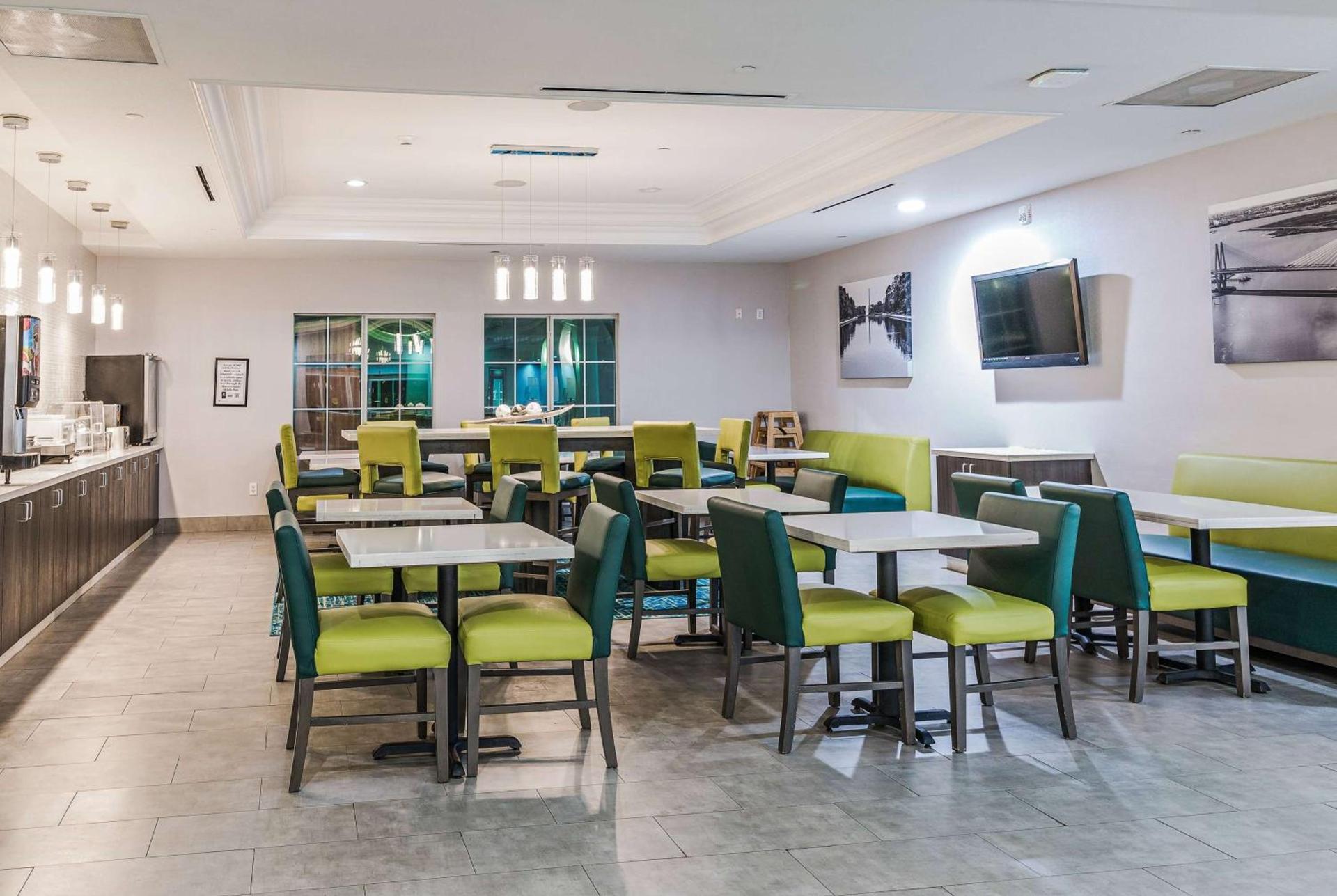 La Quinta by Wyndham Tomball photo 21