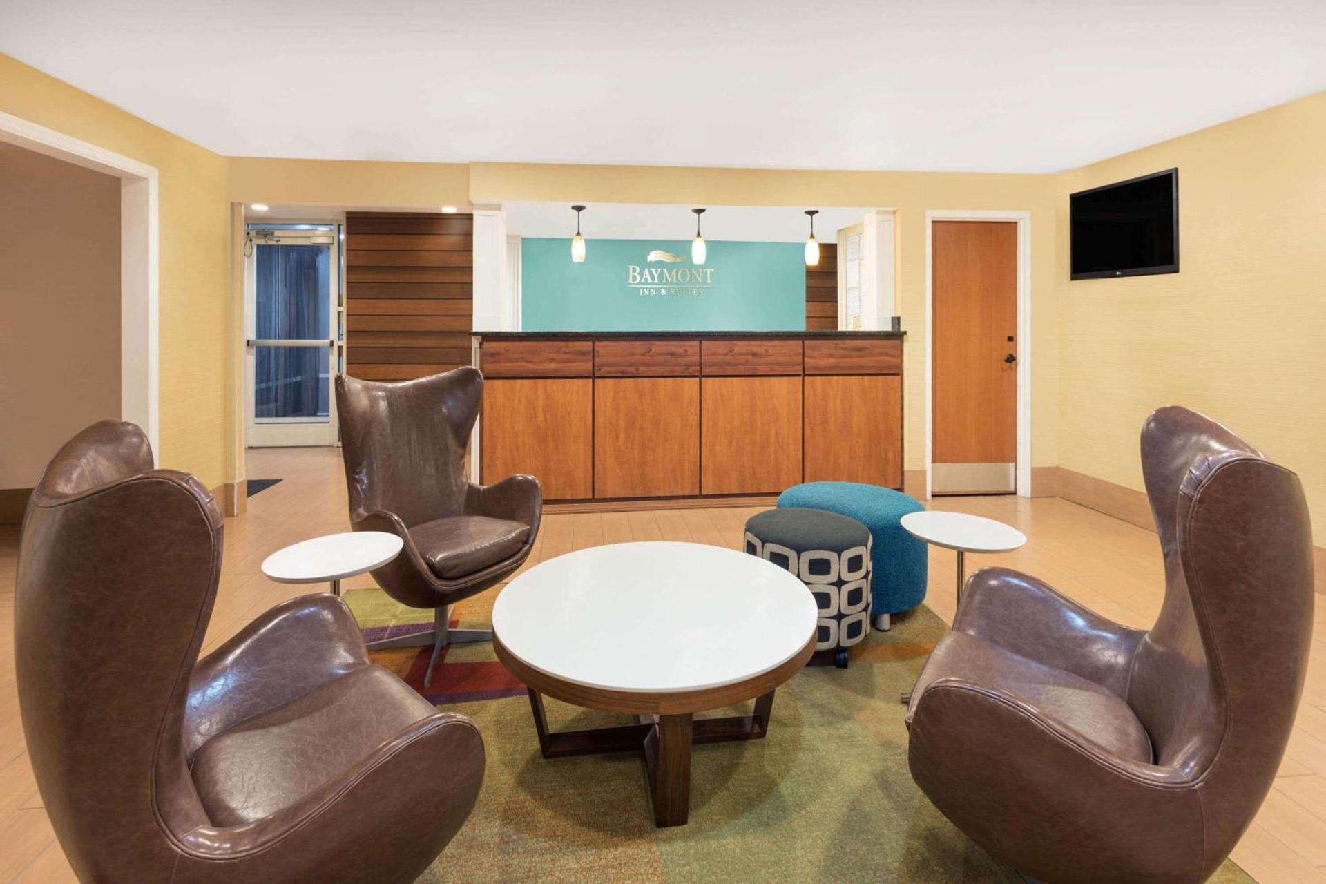 Baymont by Wyndham Savannah Midtown photo 2