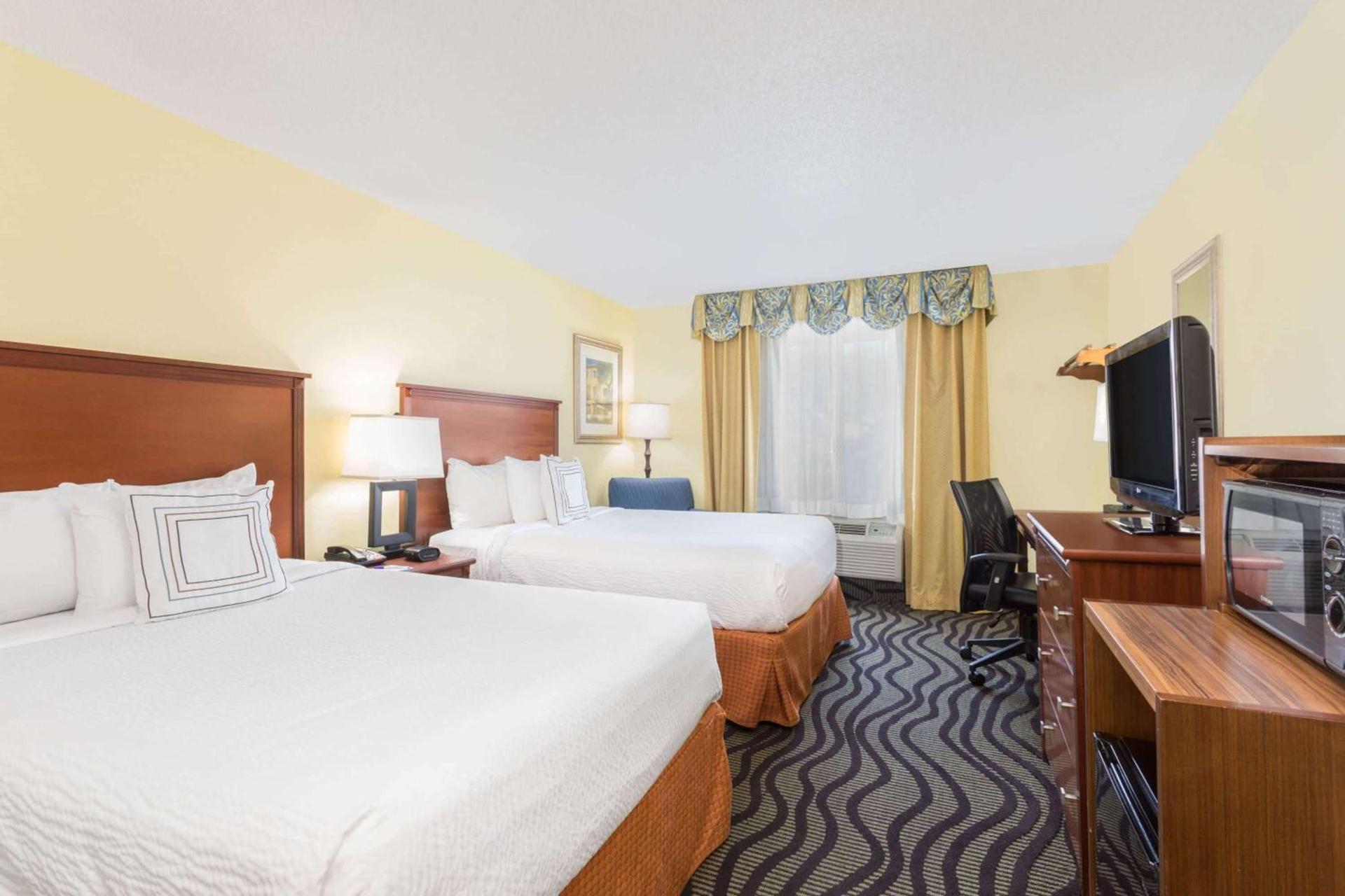 Baymont by Wyndham Savannah Midtown photo 6
