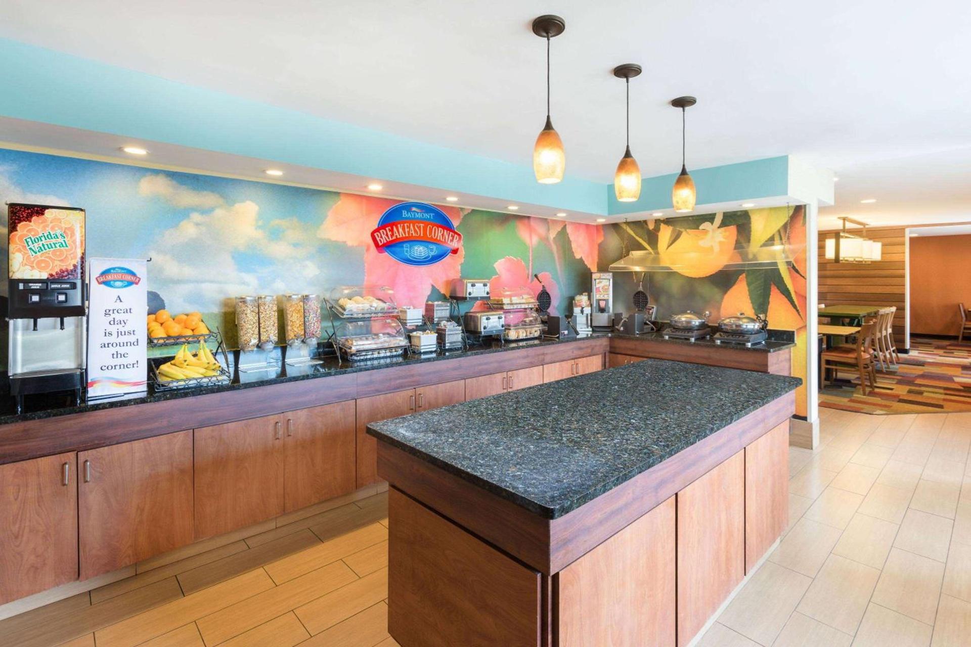 Baymont by Wyndham Savannah Midtown photo 14