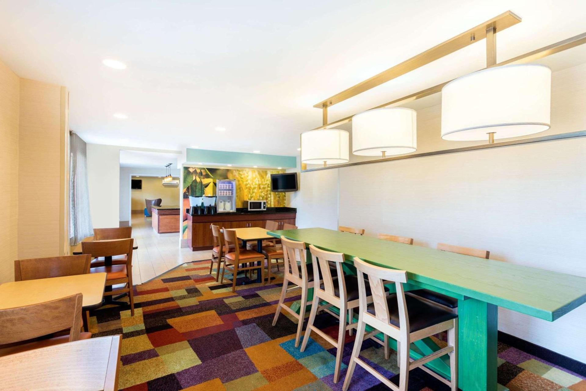 Baymont by Wyndham Savannah Midtown photo 15