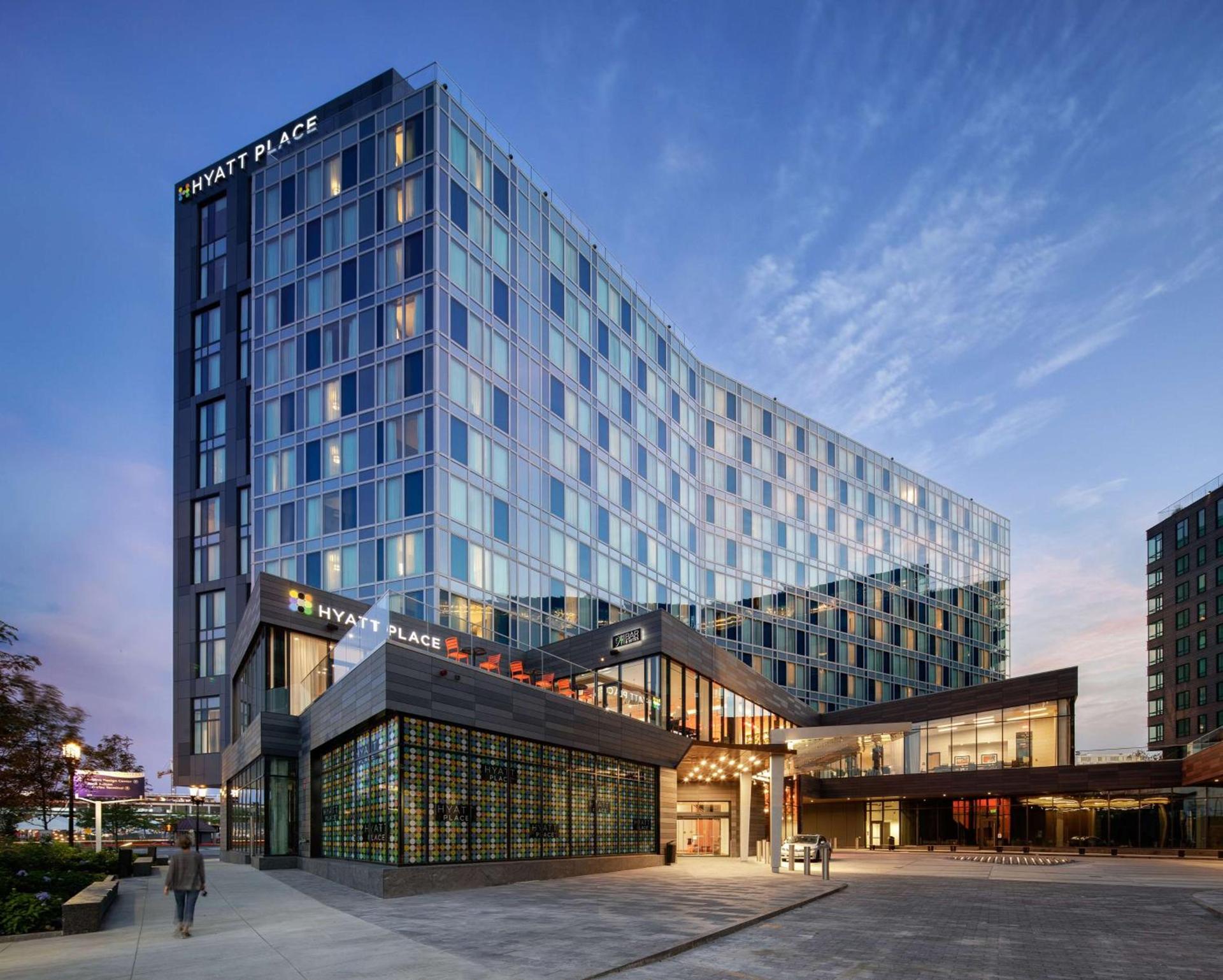 Hyatt Place Boston/Seaport District photo 1