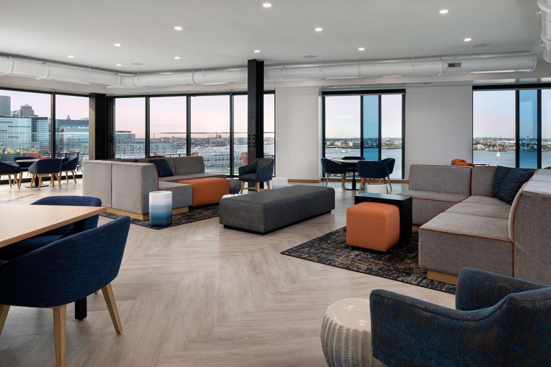Hyatt Place Boston/Seaport District photo 5
