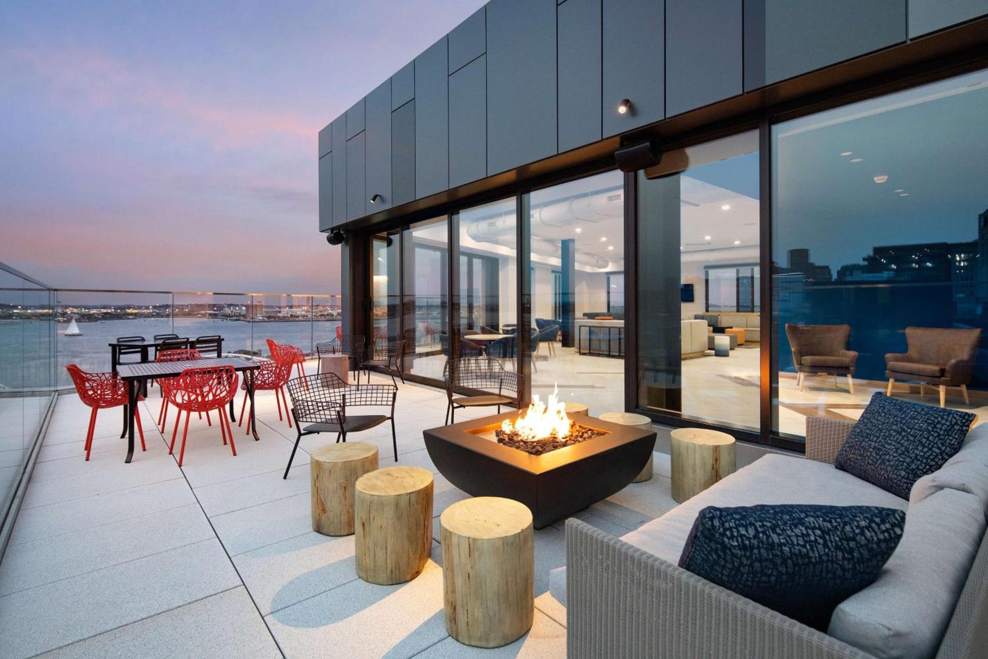 Hyatt Place Boston/Seaport District photo 41