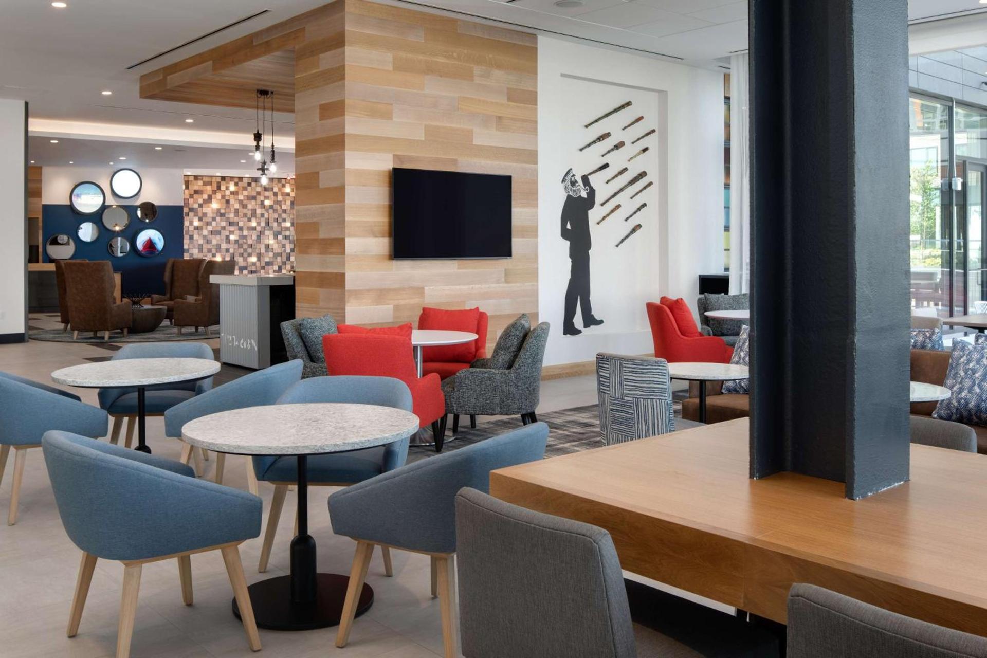 Hyatt Place Boston/Seaport District photo 61