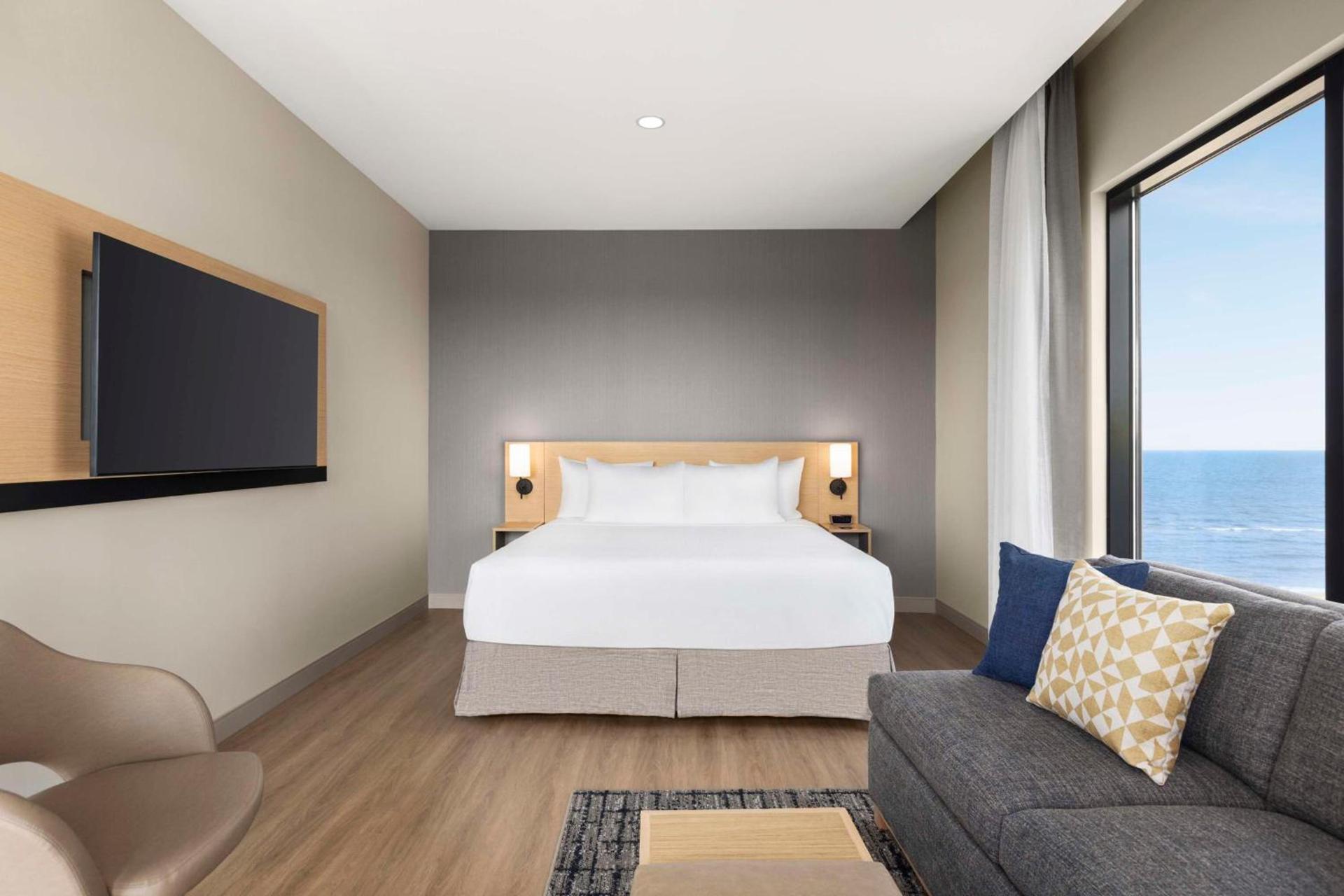 Hyatt Place Virginia Beach Oceanfront photo 11