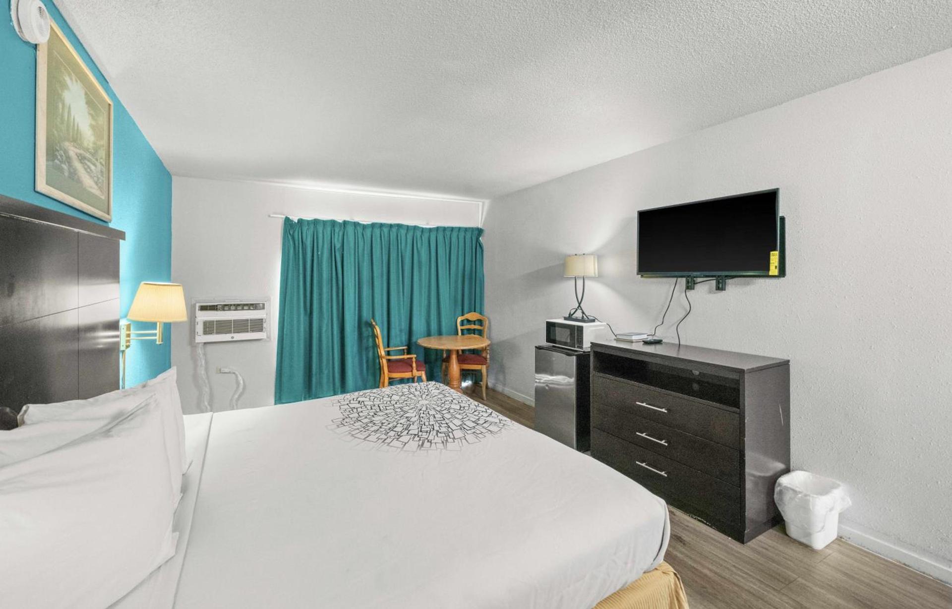 Executive Inn photo 16