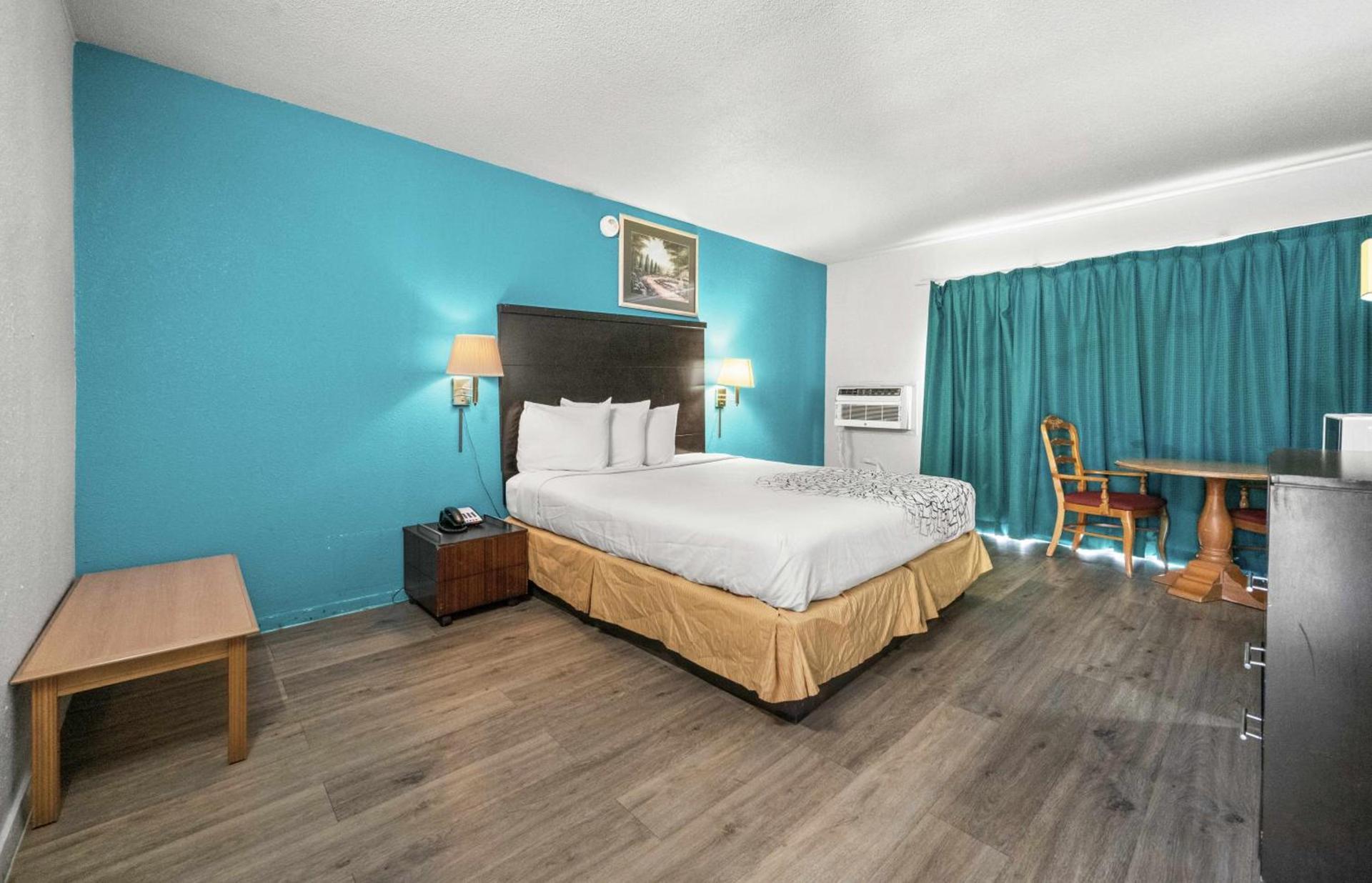 Executive Inn photo 10