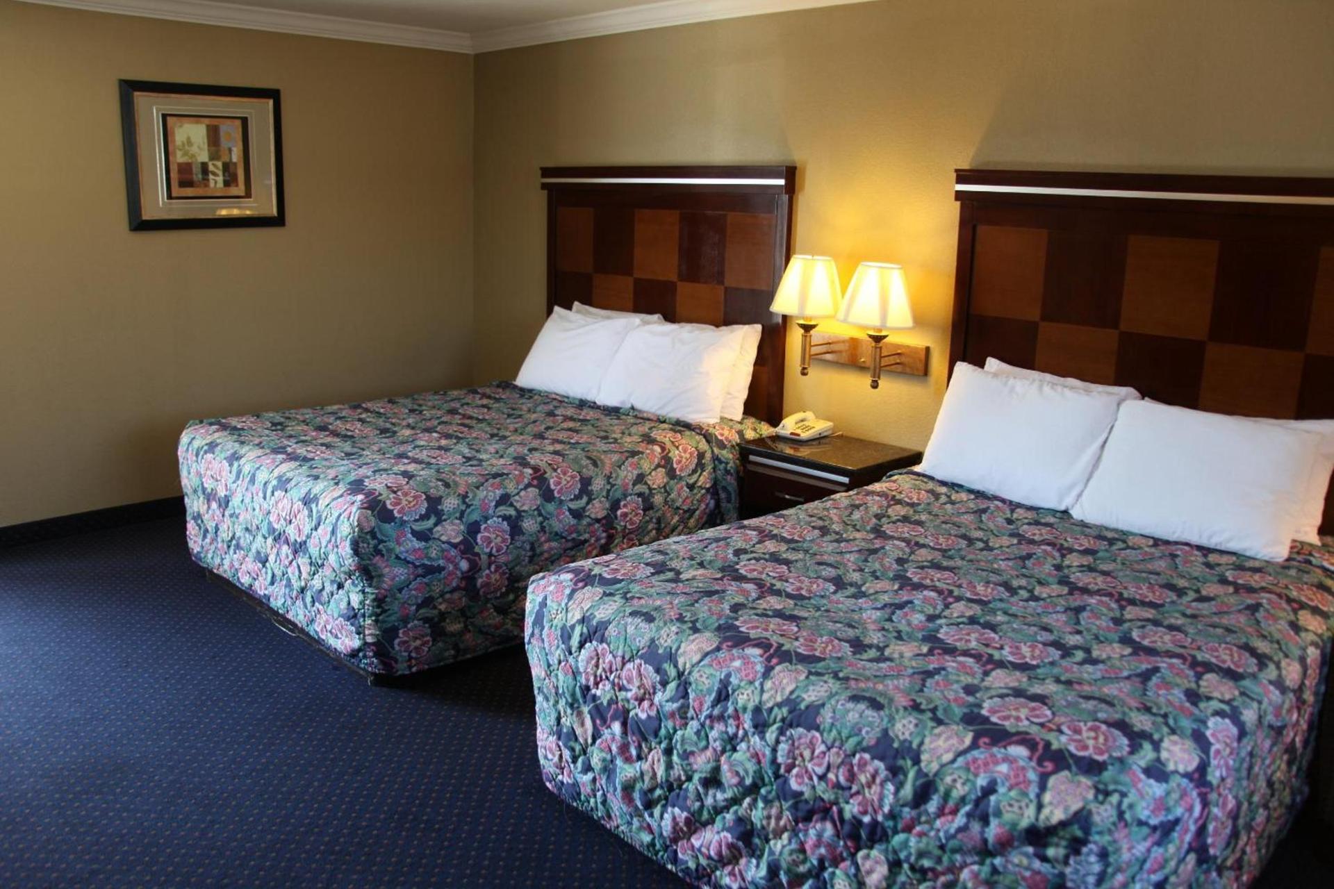 Inn at Bayshore photo 8