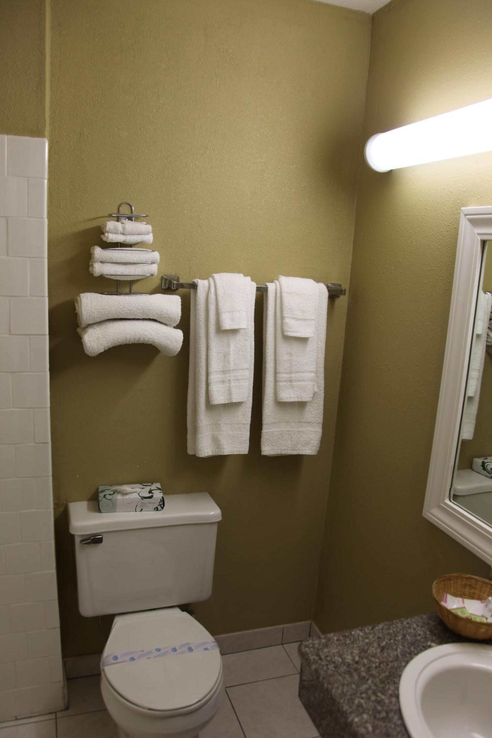 Inn at Bayshore photo 7