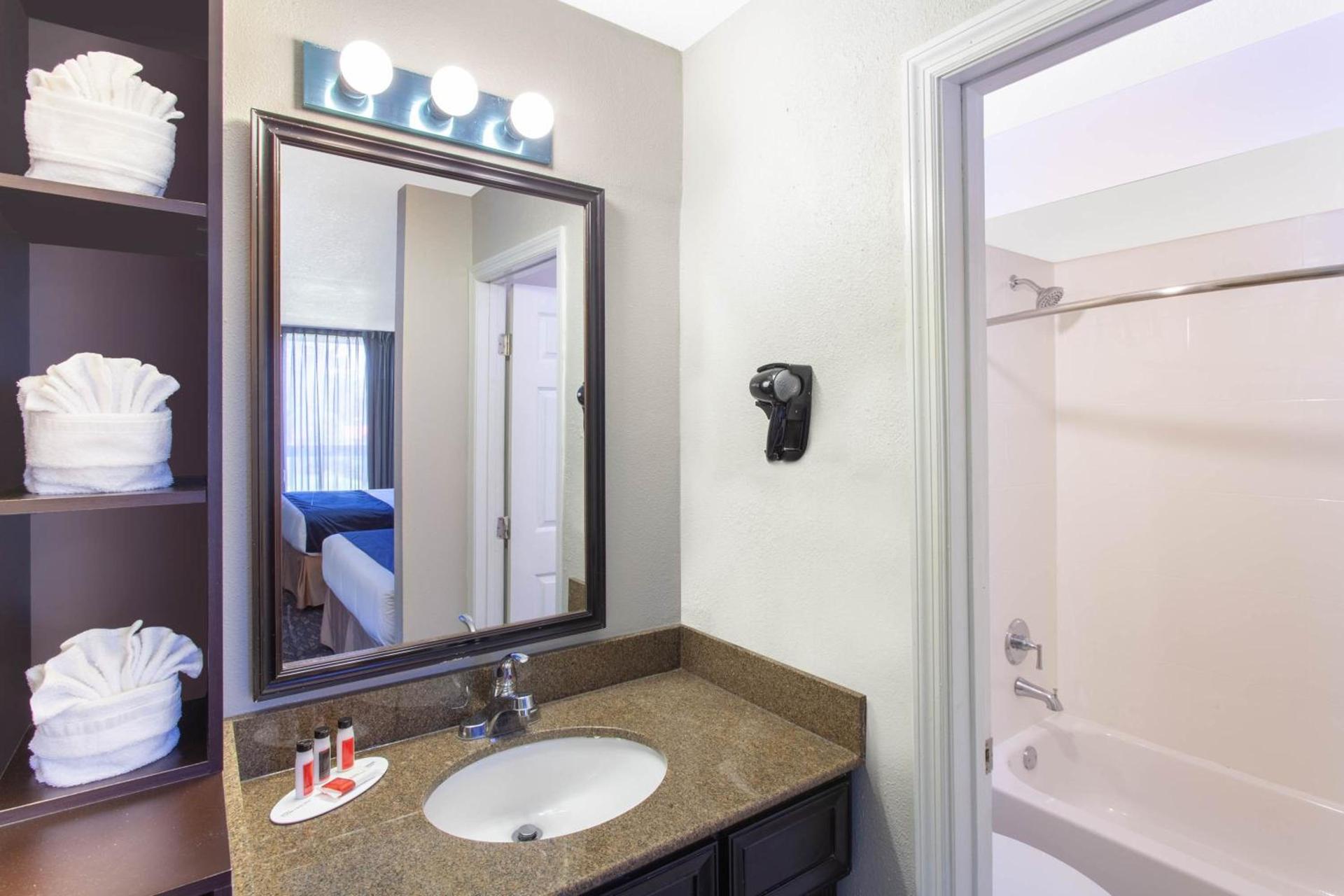 Grand Hotel Orlando at Universal Blvd - Shuttle to Theme Parks photo 37