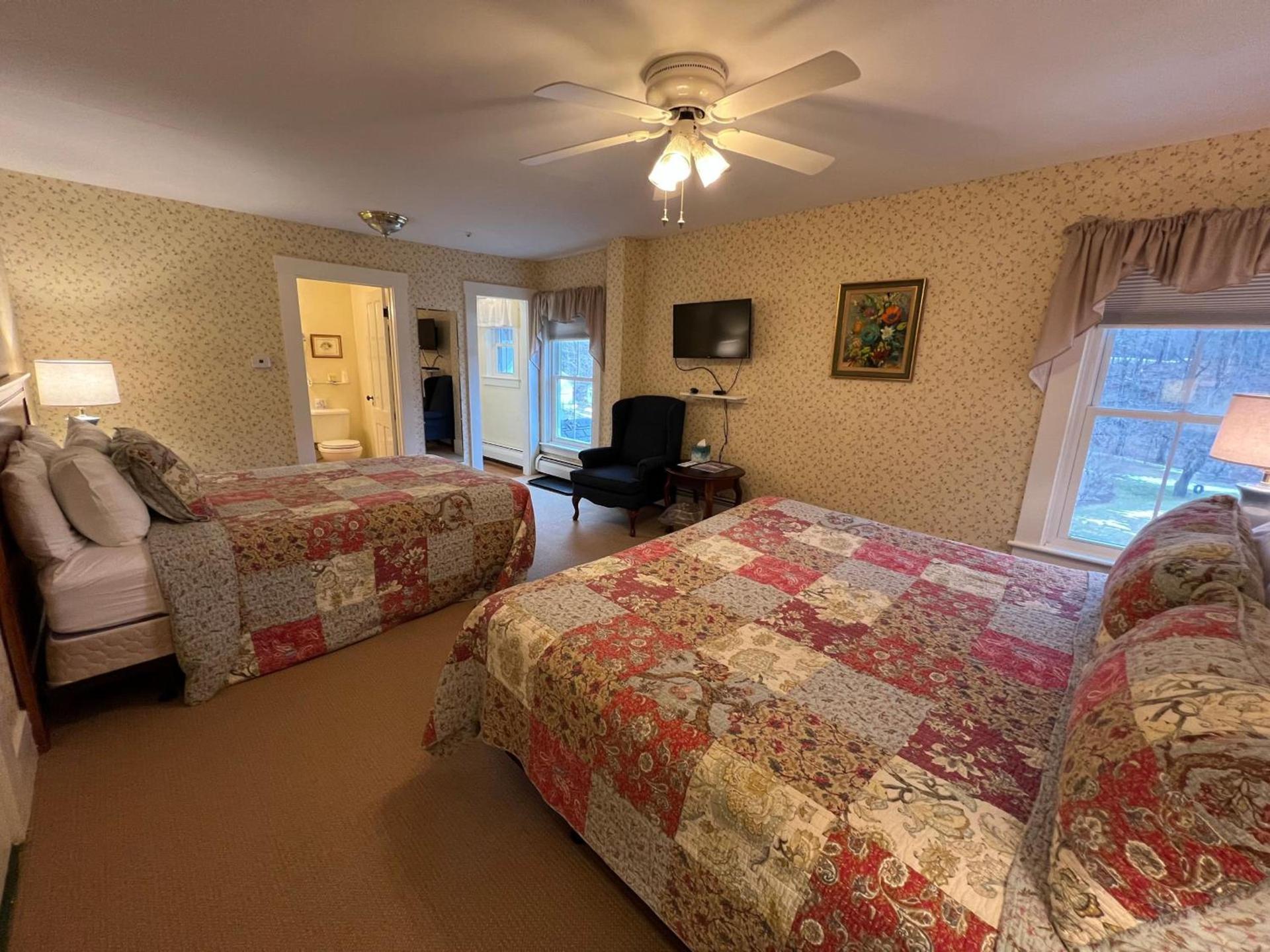 Echo Lake Inn photo 53