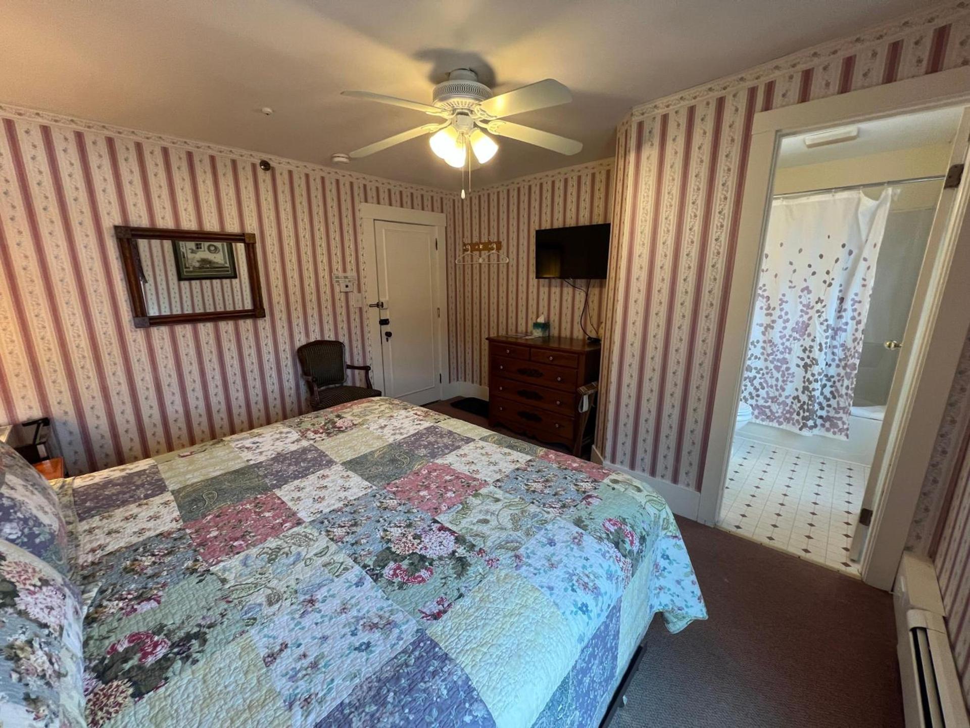 Echo Lake Inn photo 59