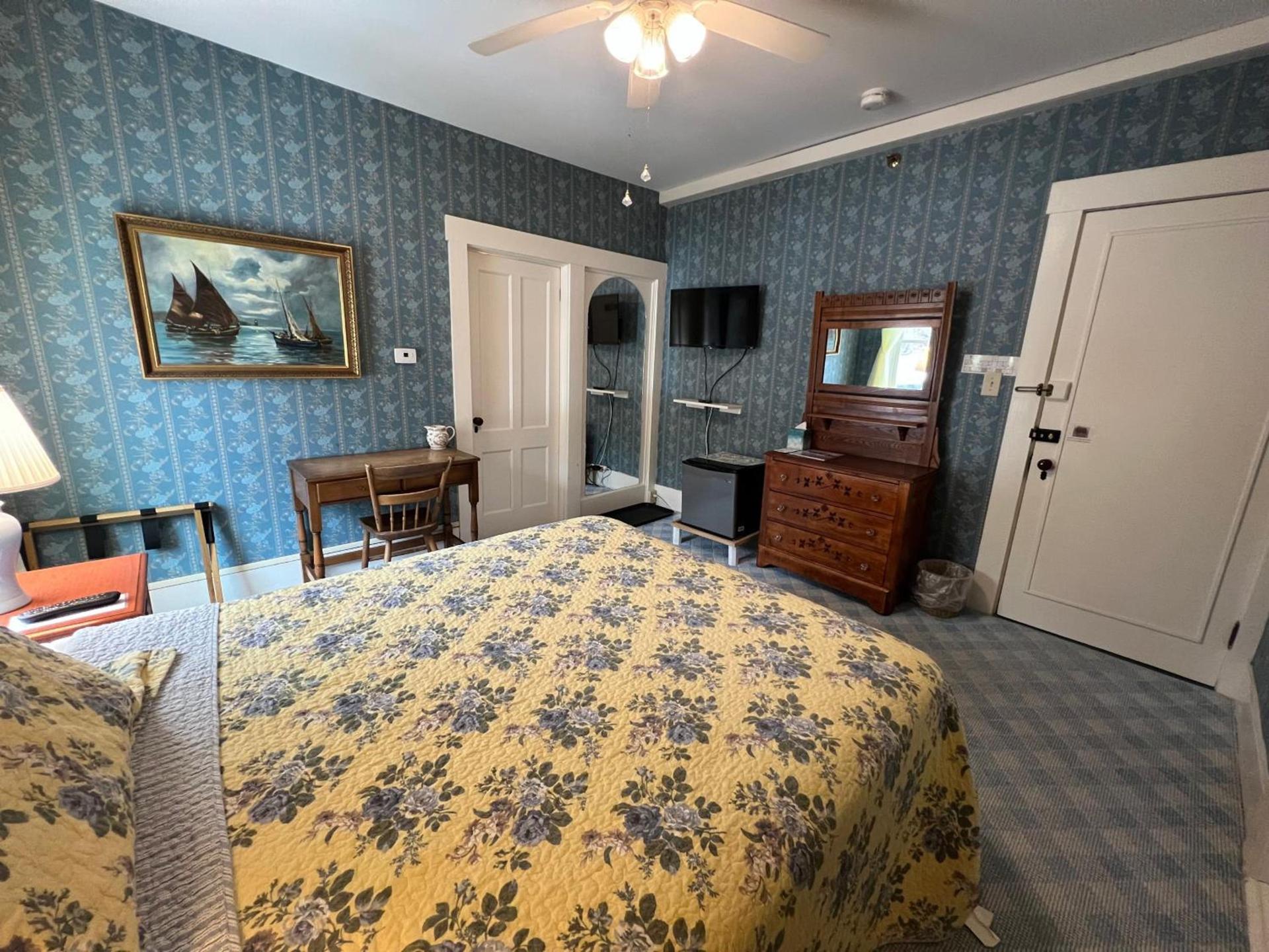 Echo Lake Inn photo 85