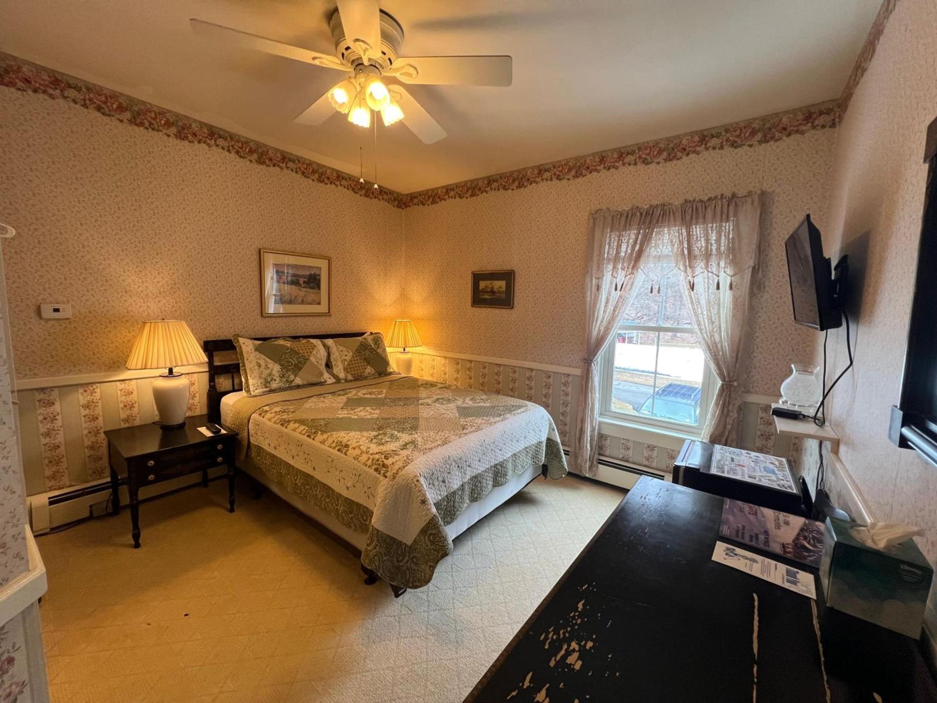 Echo Lake Inn photo 88