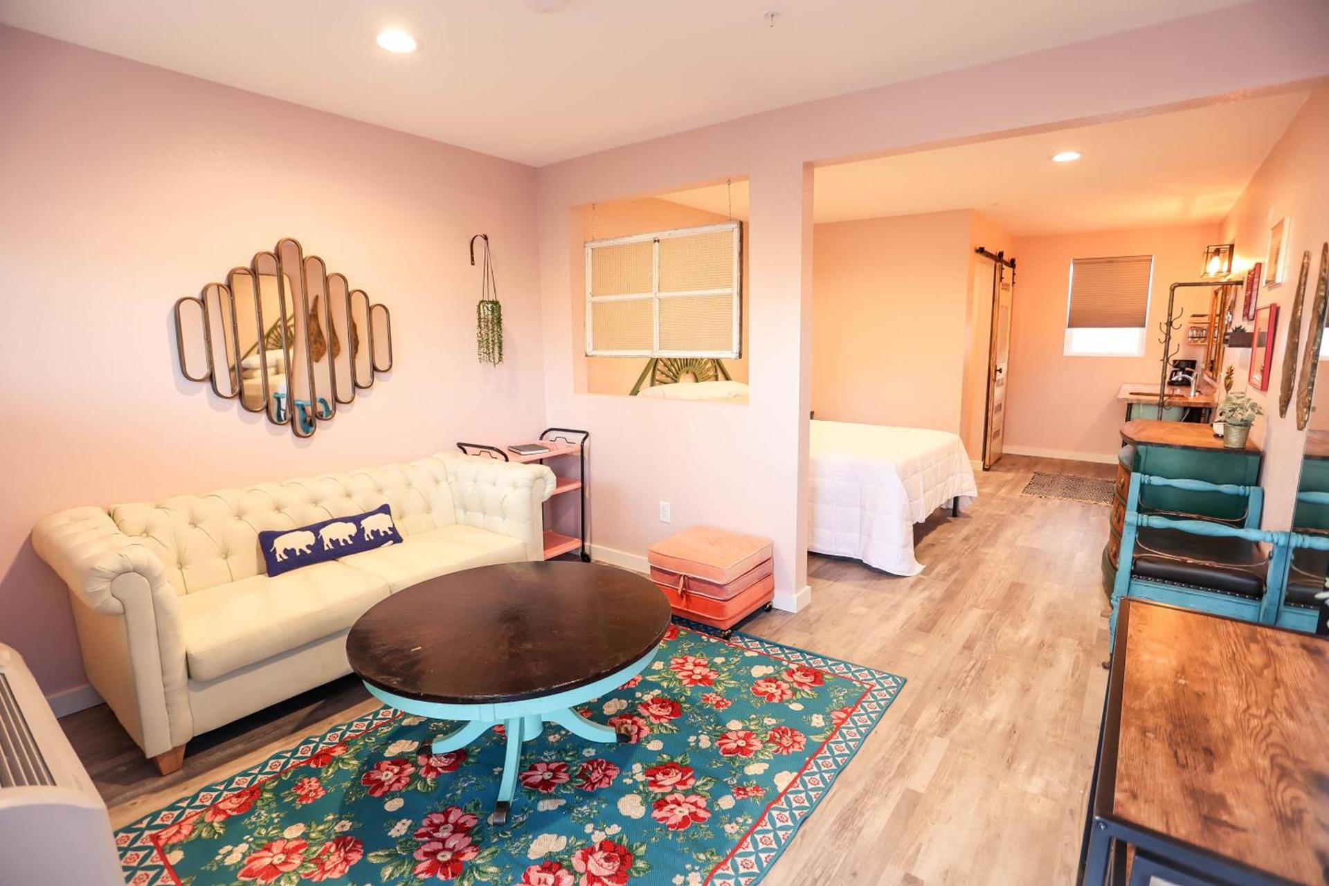 The Blue Buffalo Motel photo 27