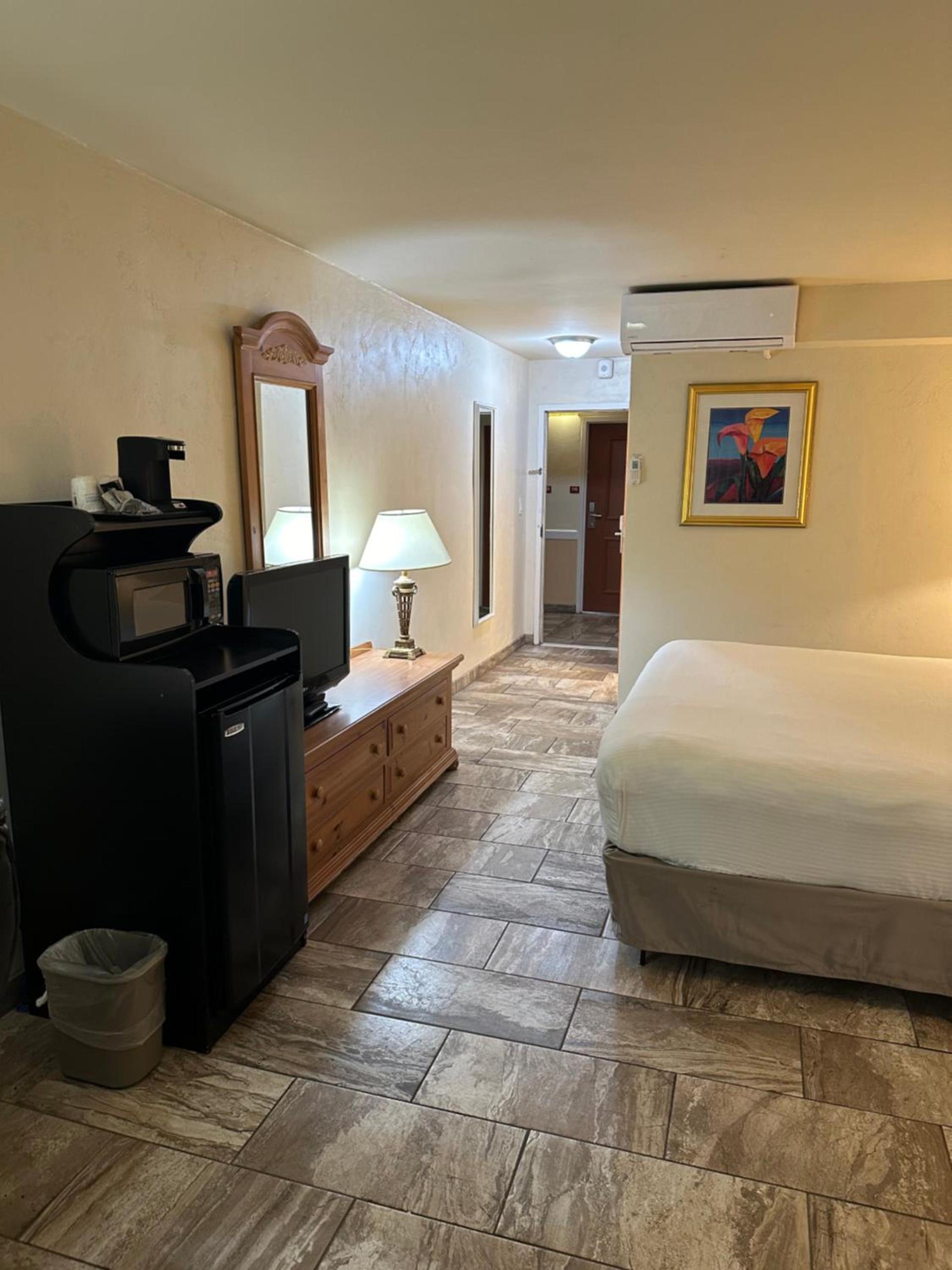 Ramada by Wyndham Las Cruces Hotel & Conference Center photo 17